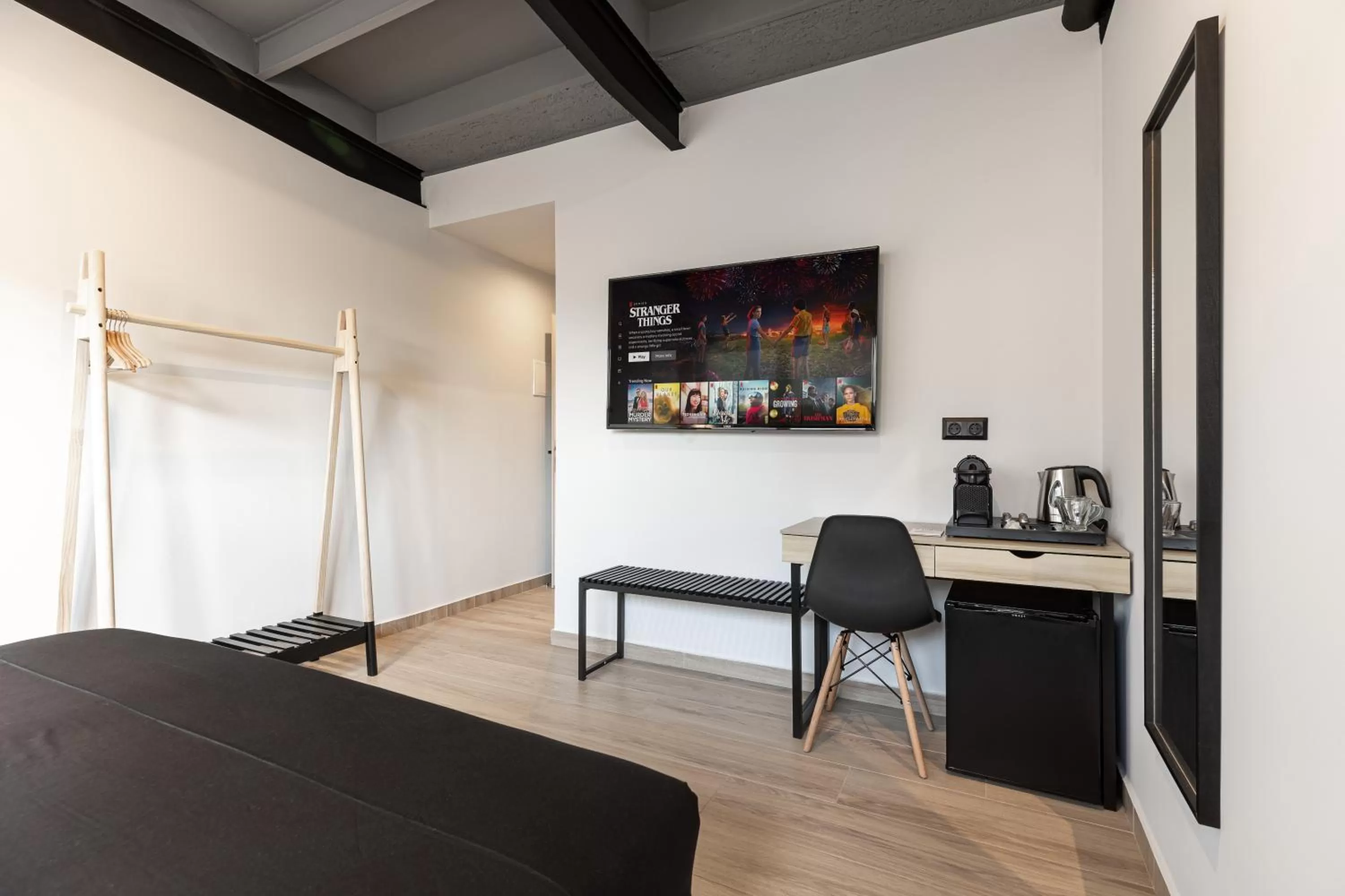 TV and multimedia, Bed in Ermoo Athens Modern Living