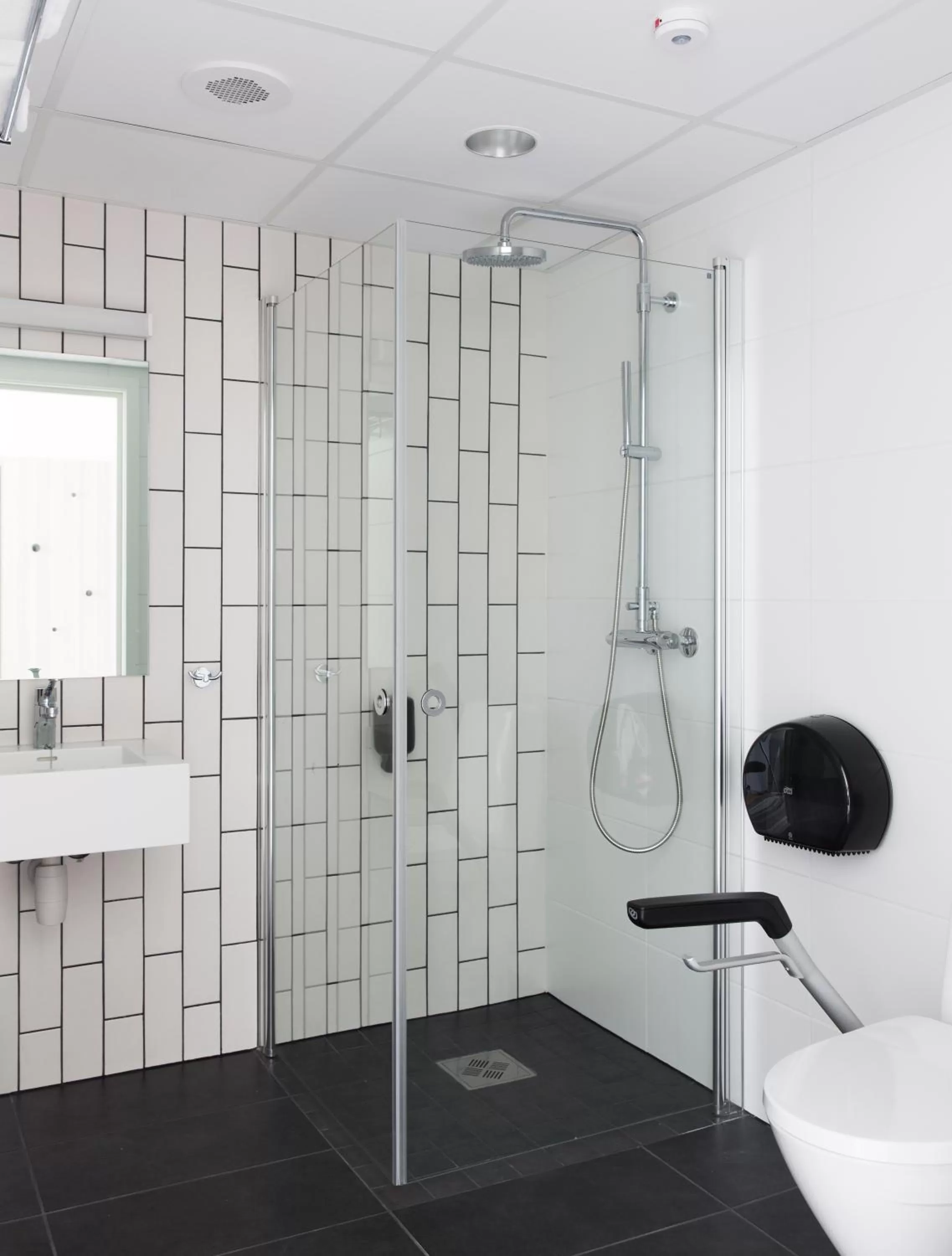 Bathroom in Citybox Bergen City