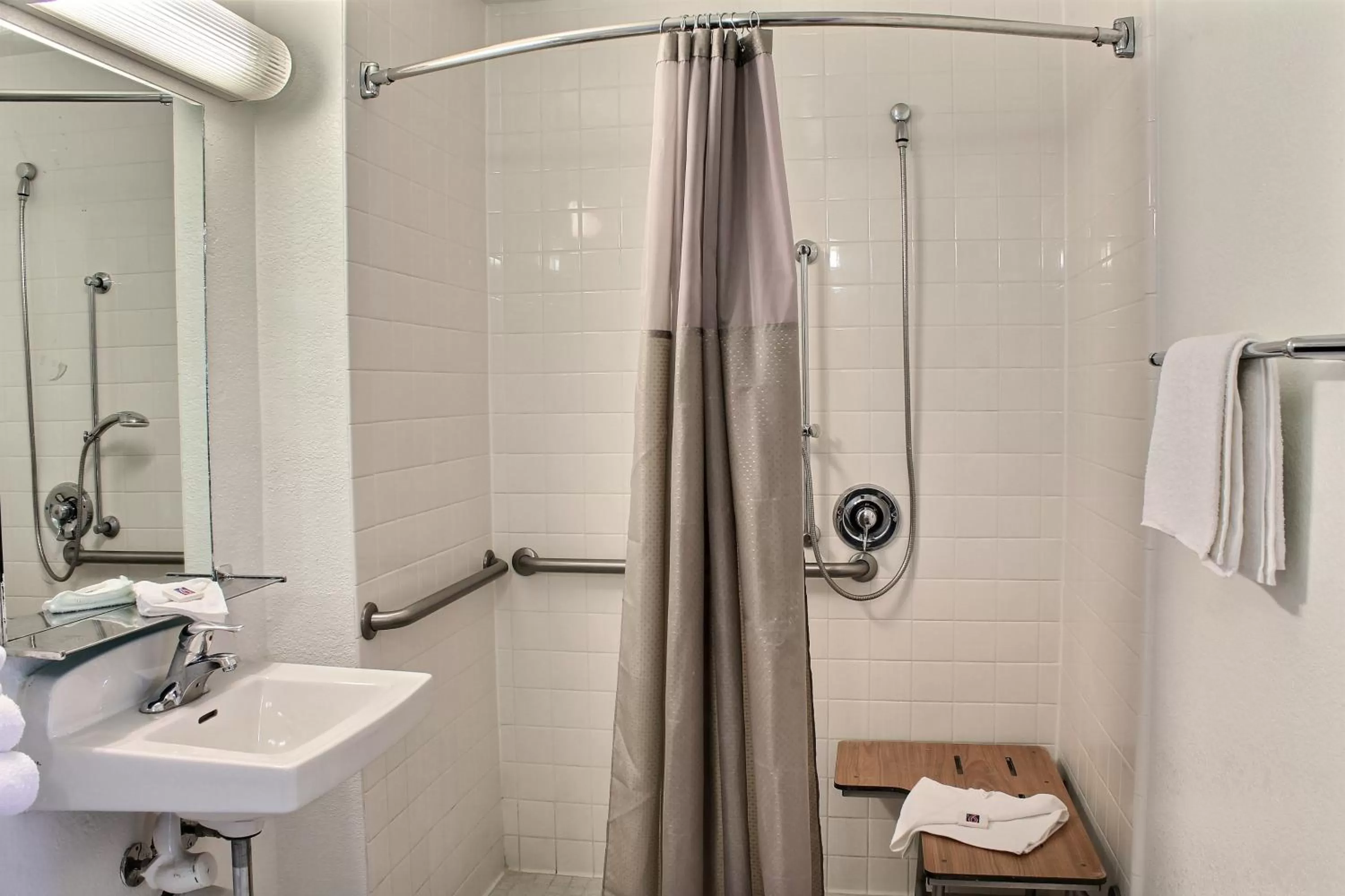 Bathroom in Motel 6-San Luis Obispo, CA - North