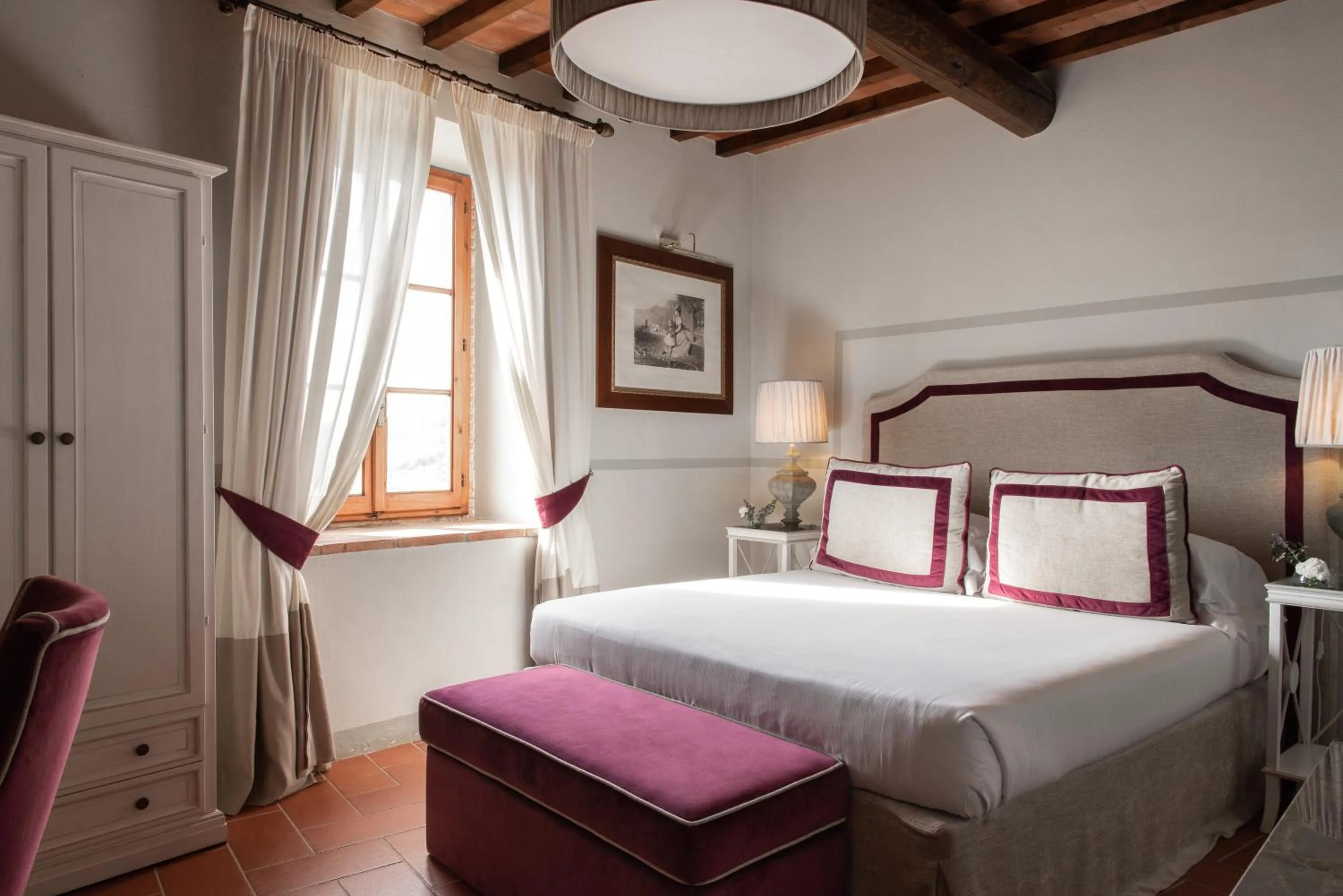 Bedroom, Bed in Relais Villa Olmo - Place of Charme