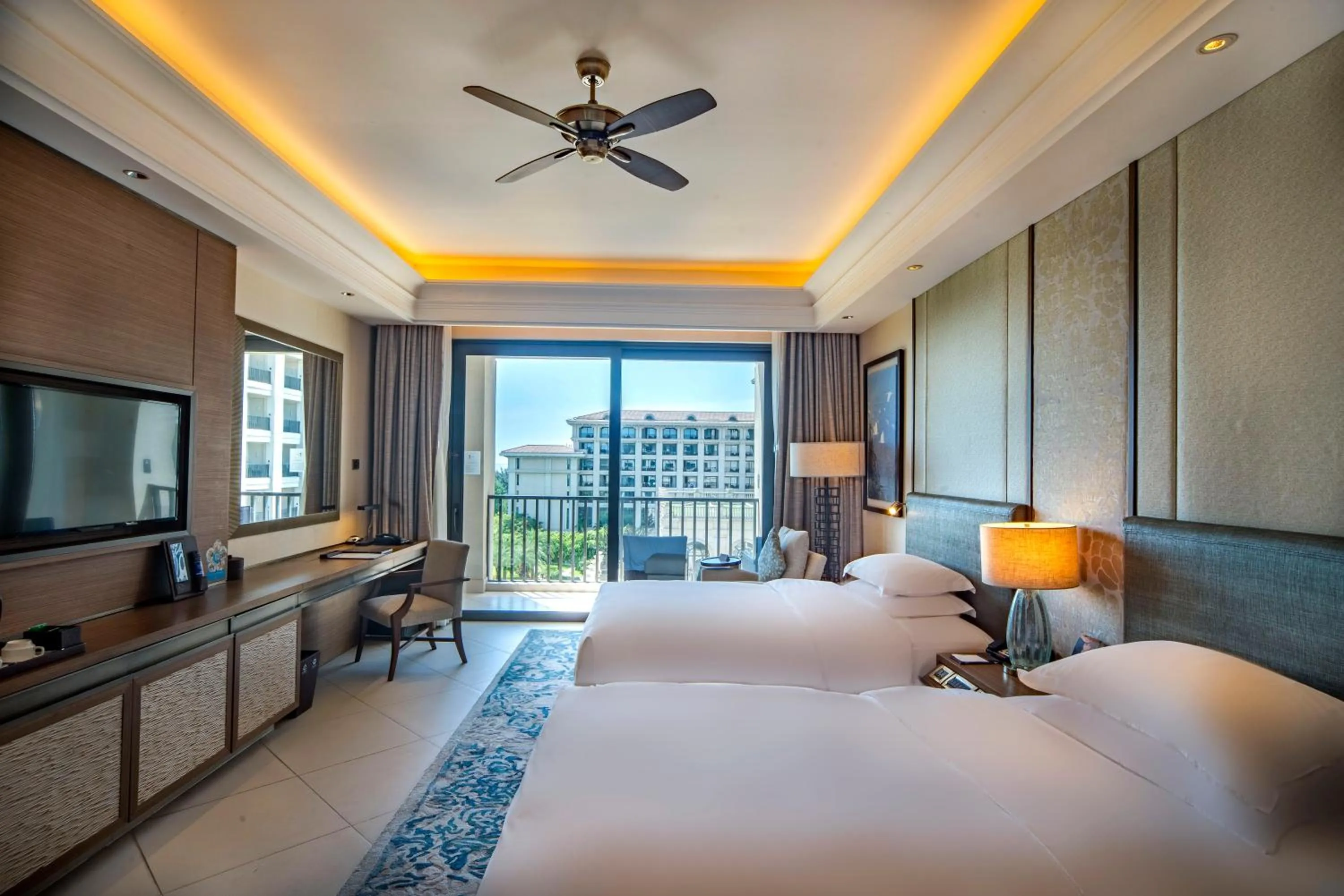 Bed in Hilton Haikou Meilan - Beachfront Hotel