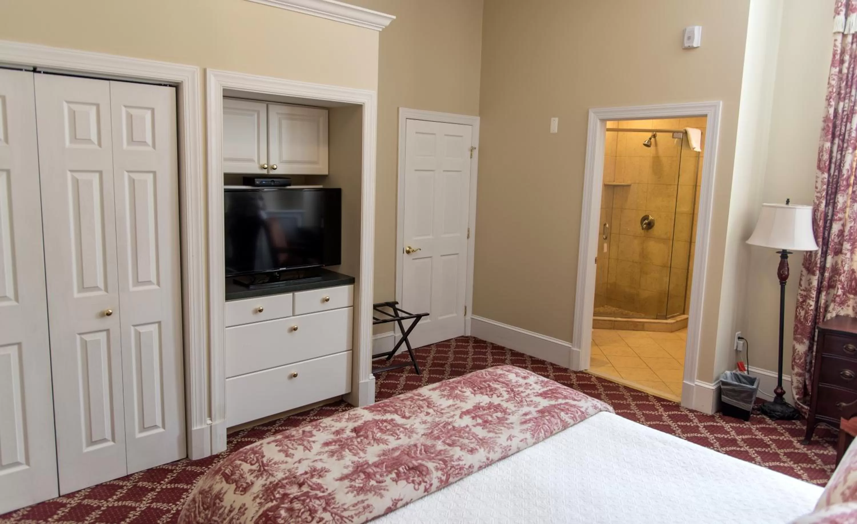 Bedroom, Bed in La Reserve Bed and Breakfast