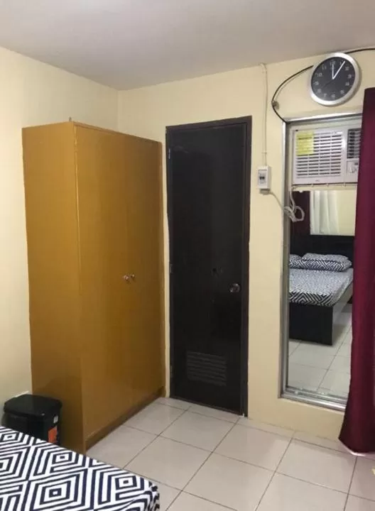 Bed in RV3 TRANSIENT HOUSE