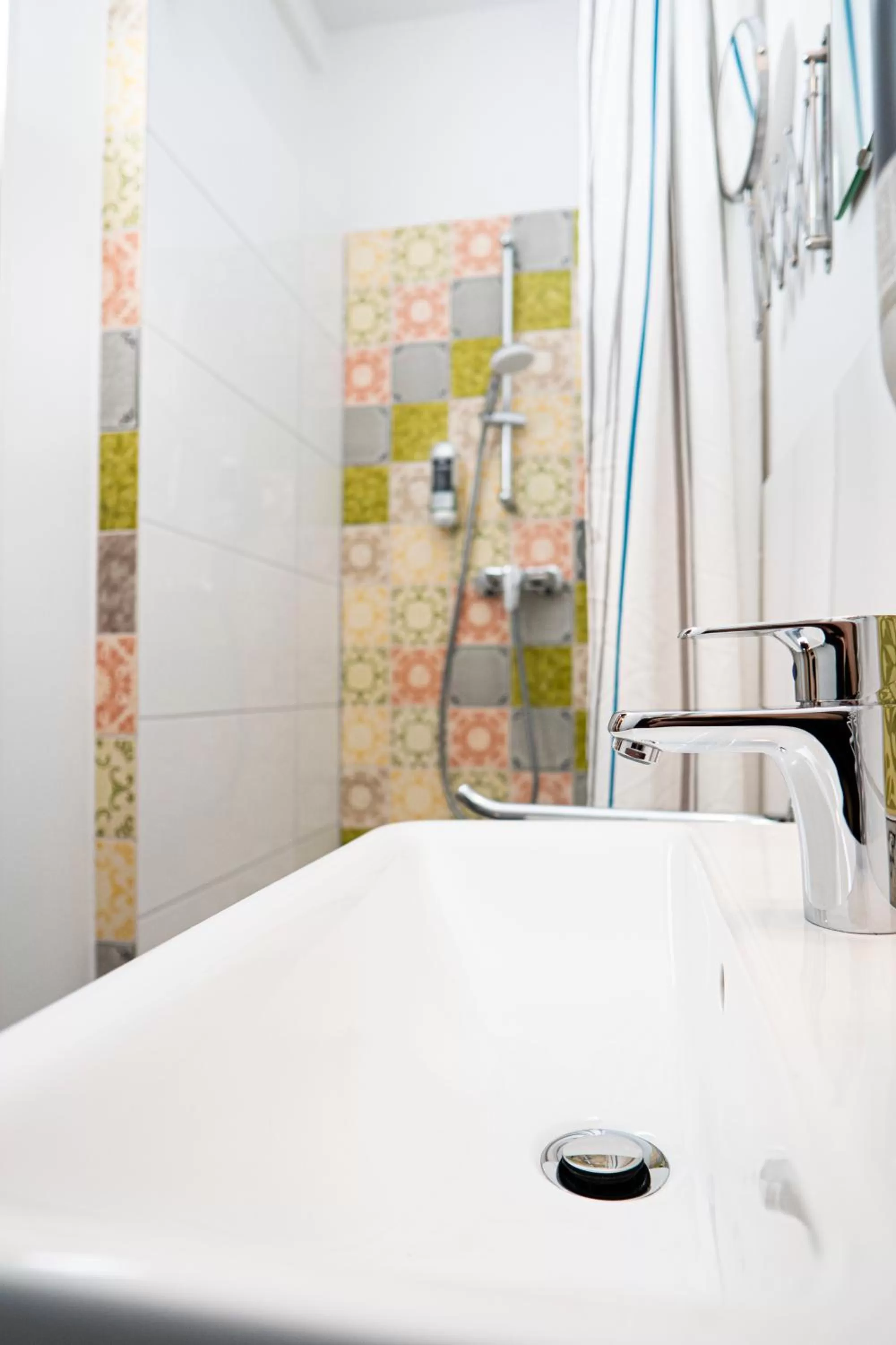 Shower in Hotel Berliner Hof