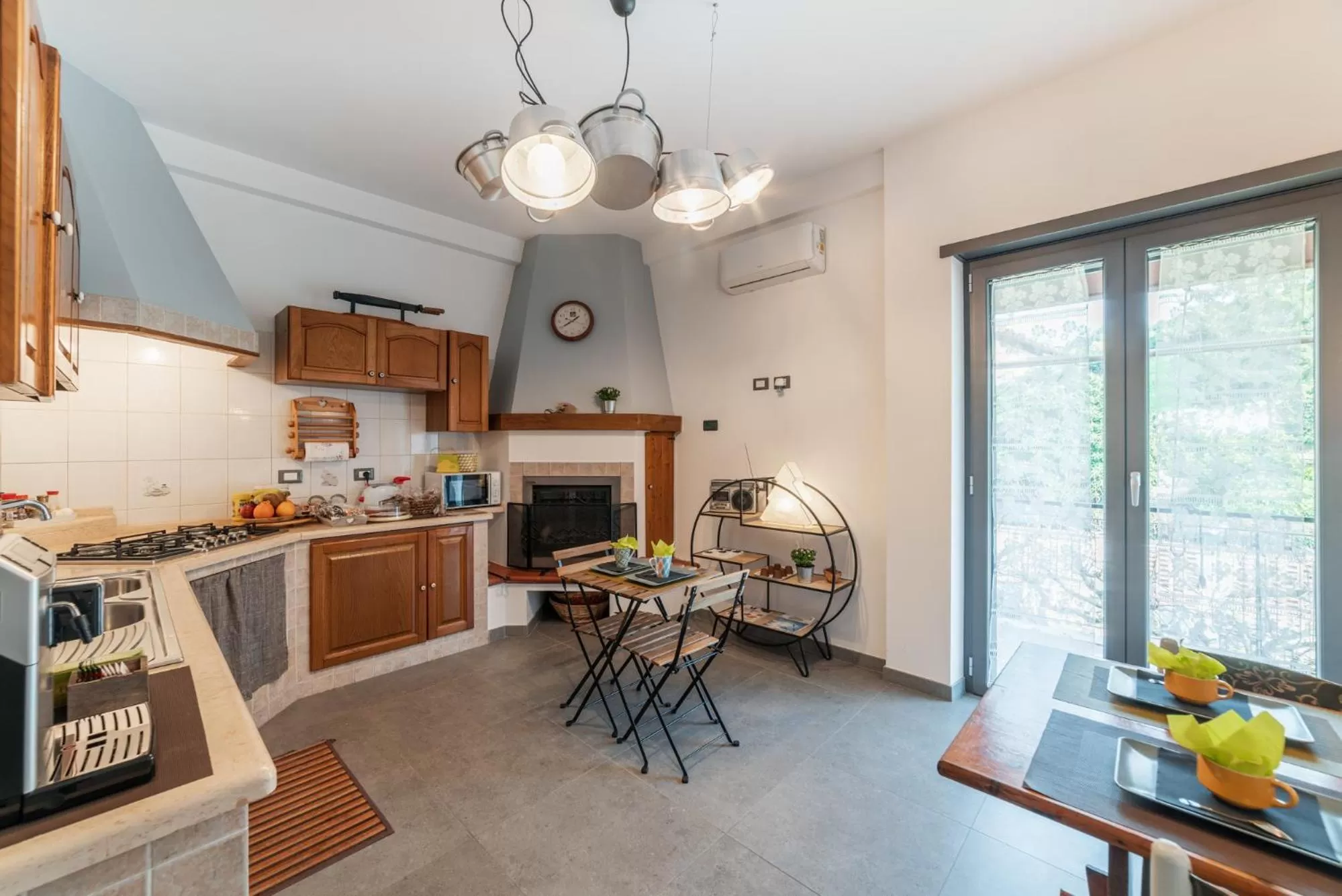 Kitchen or kitchenette in B&B Il Giardino di Gabri