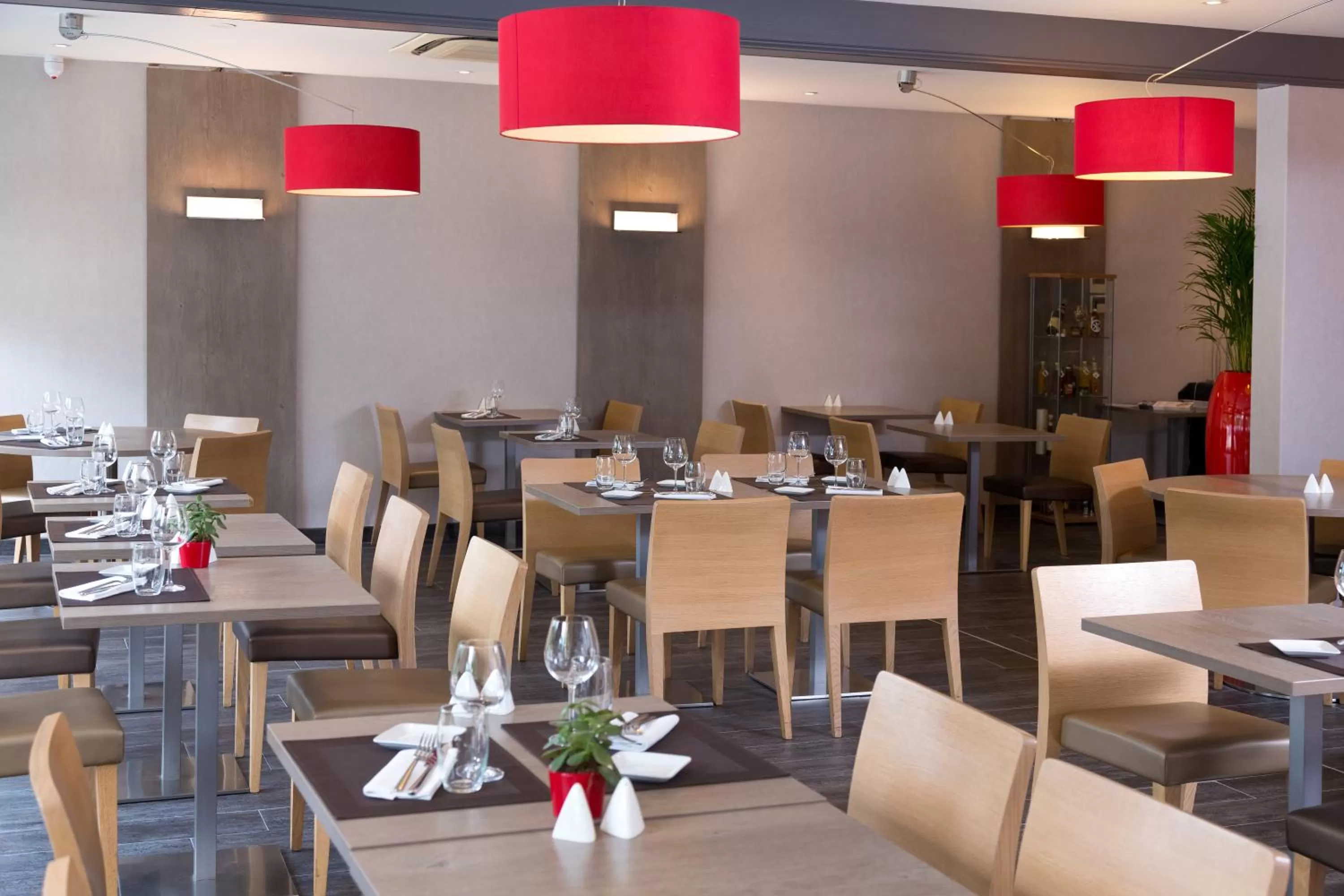 Restaurant/places to eat in Mercure Strasbourg Aéroport