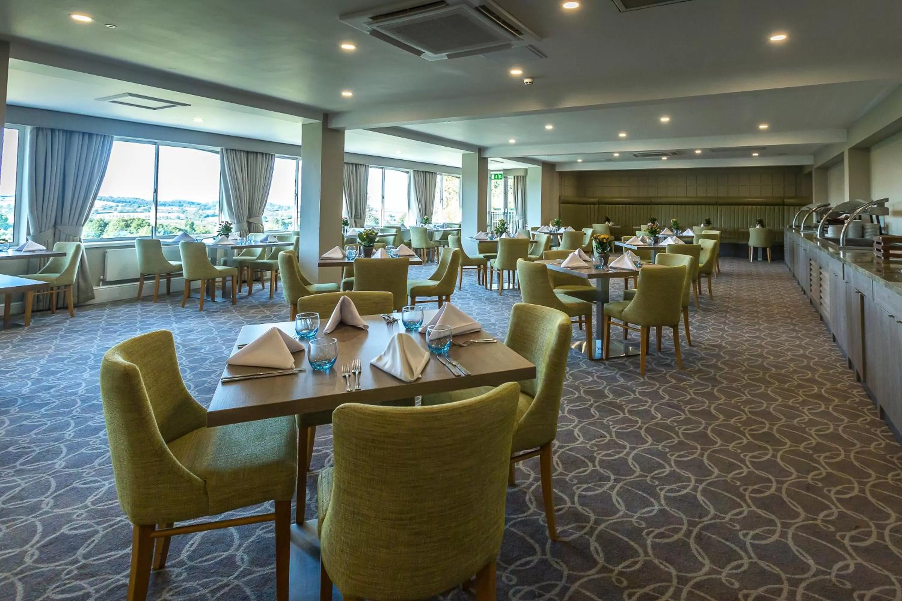 Restaurant/places to eat in Hellidon Lakes Hotel