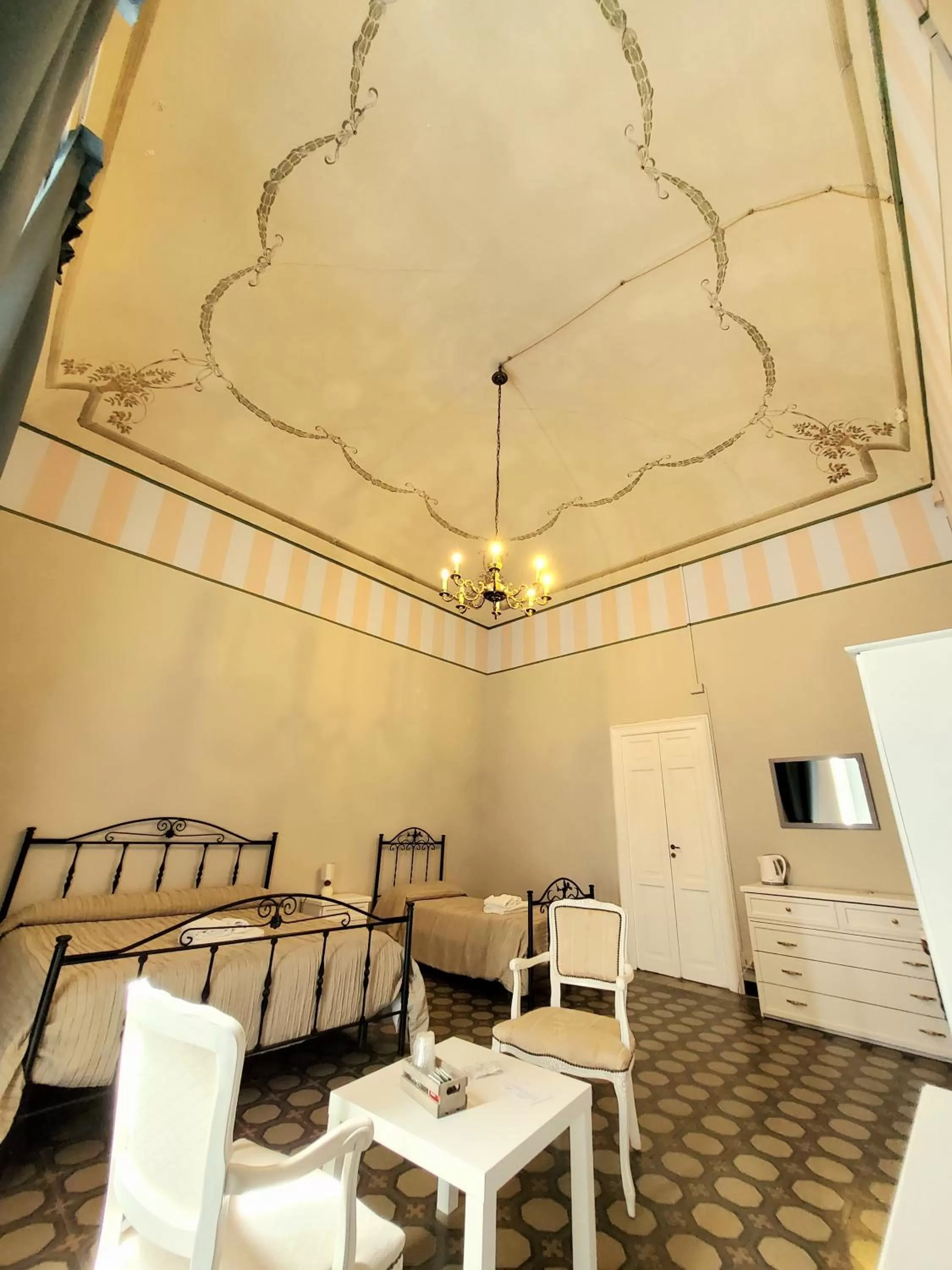 Restaurant/Places to Eat in varcOrtigia Bed and Breakfast