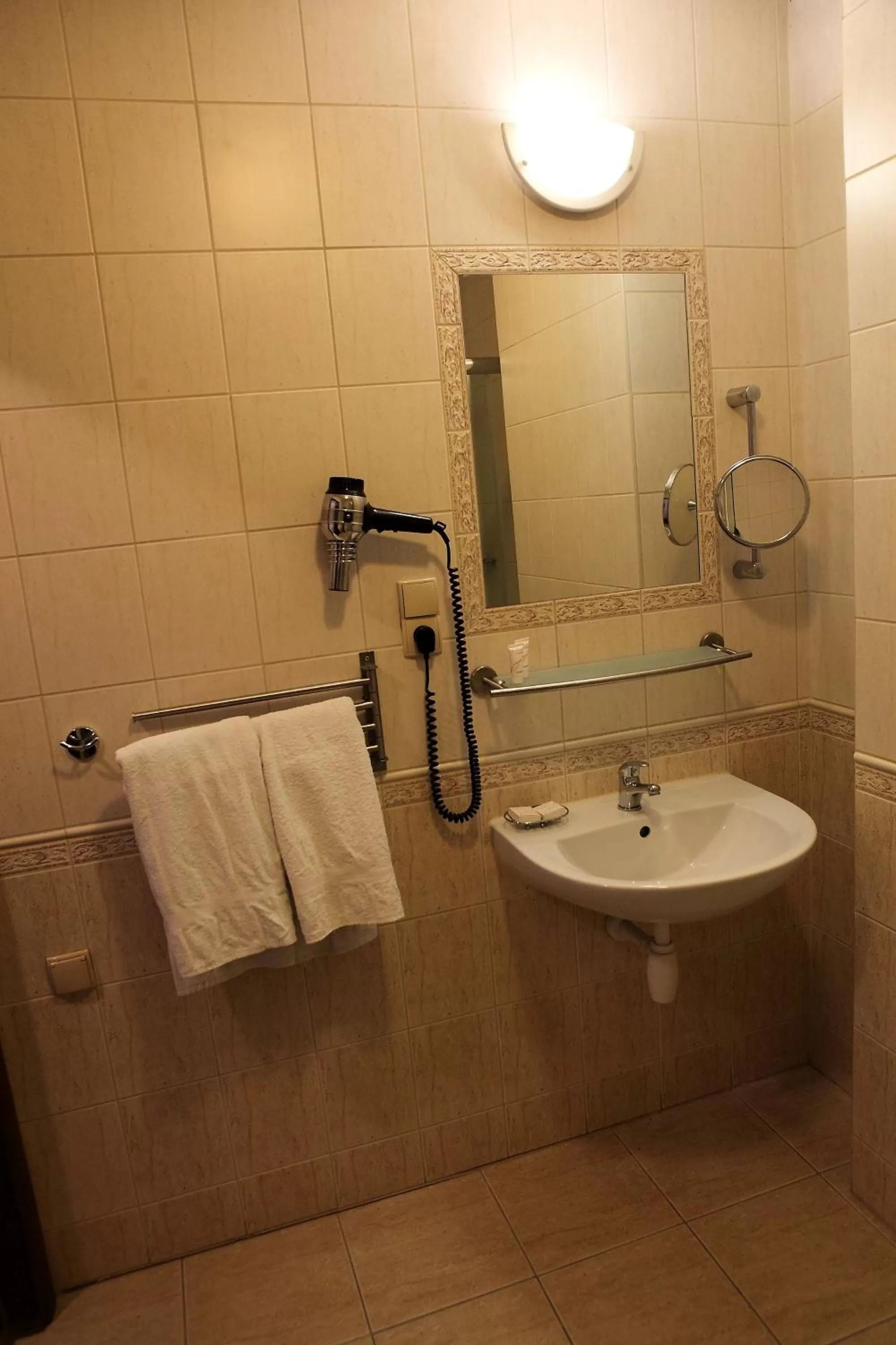 Bathroom in Hotel Katrina