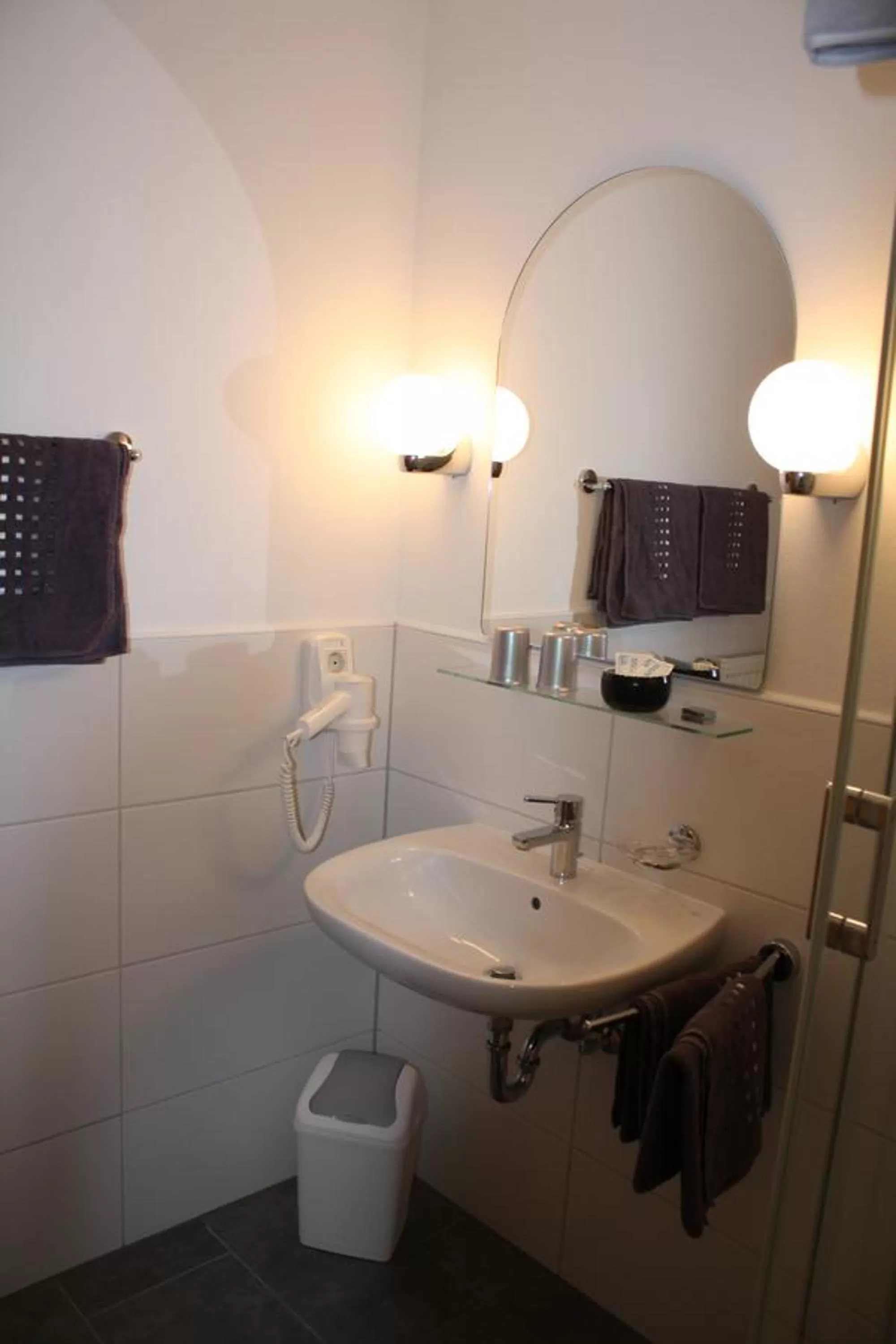 Photo of the whole room, Bathroom in Bäckerei Konditorei Frühstückspension WAGNER