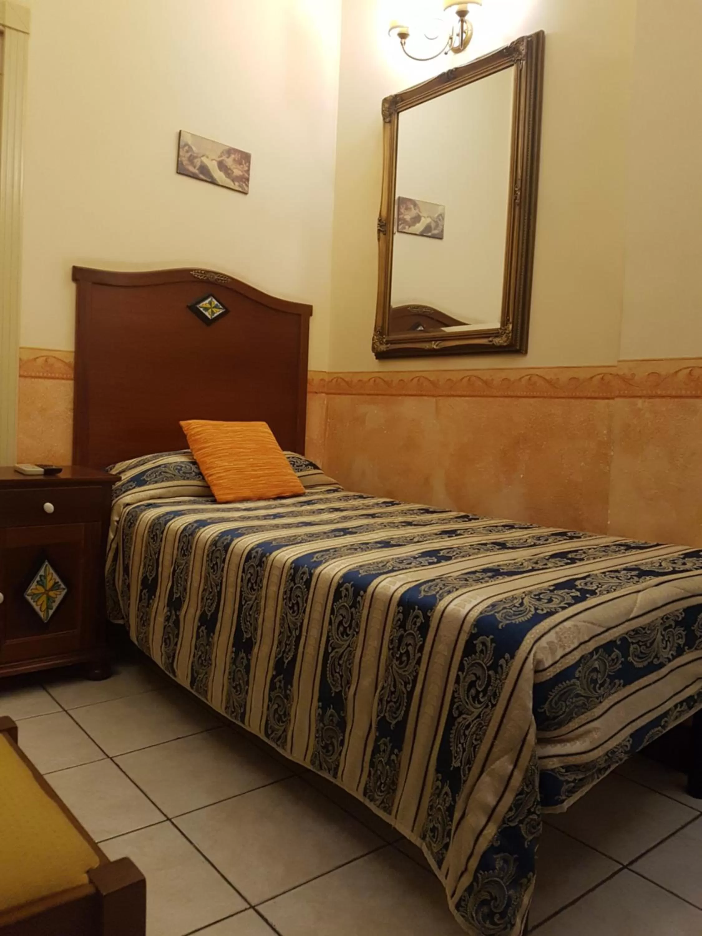 Bed in Hotel Sangiuliano 132 centro storico Catania