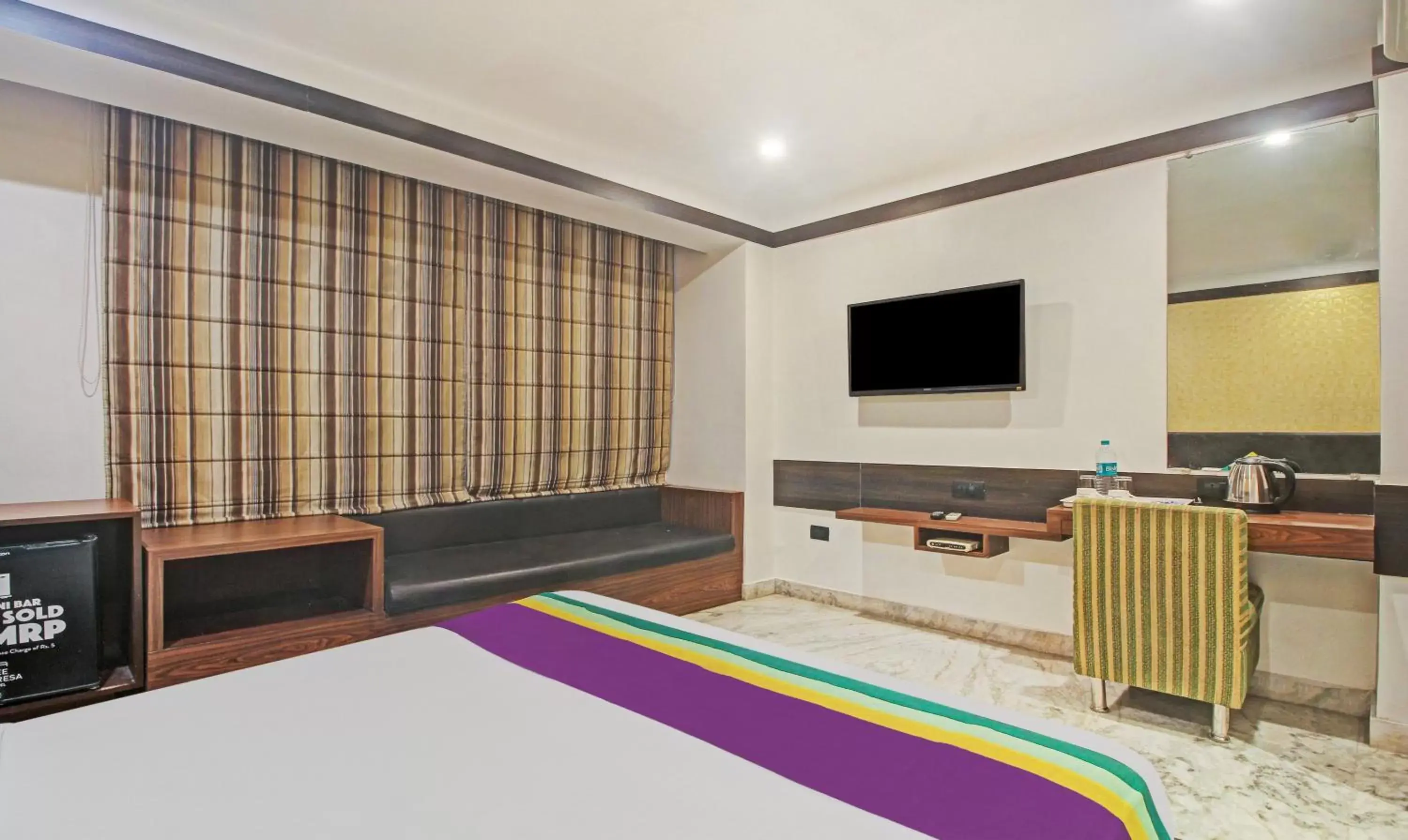 Deluxe Double Room in Treebo Tryst Dee Empresa Deluxe Double Room in Treebo Tryst Dee Empresa