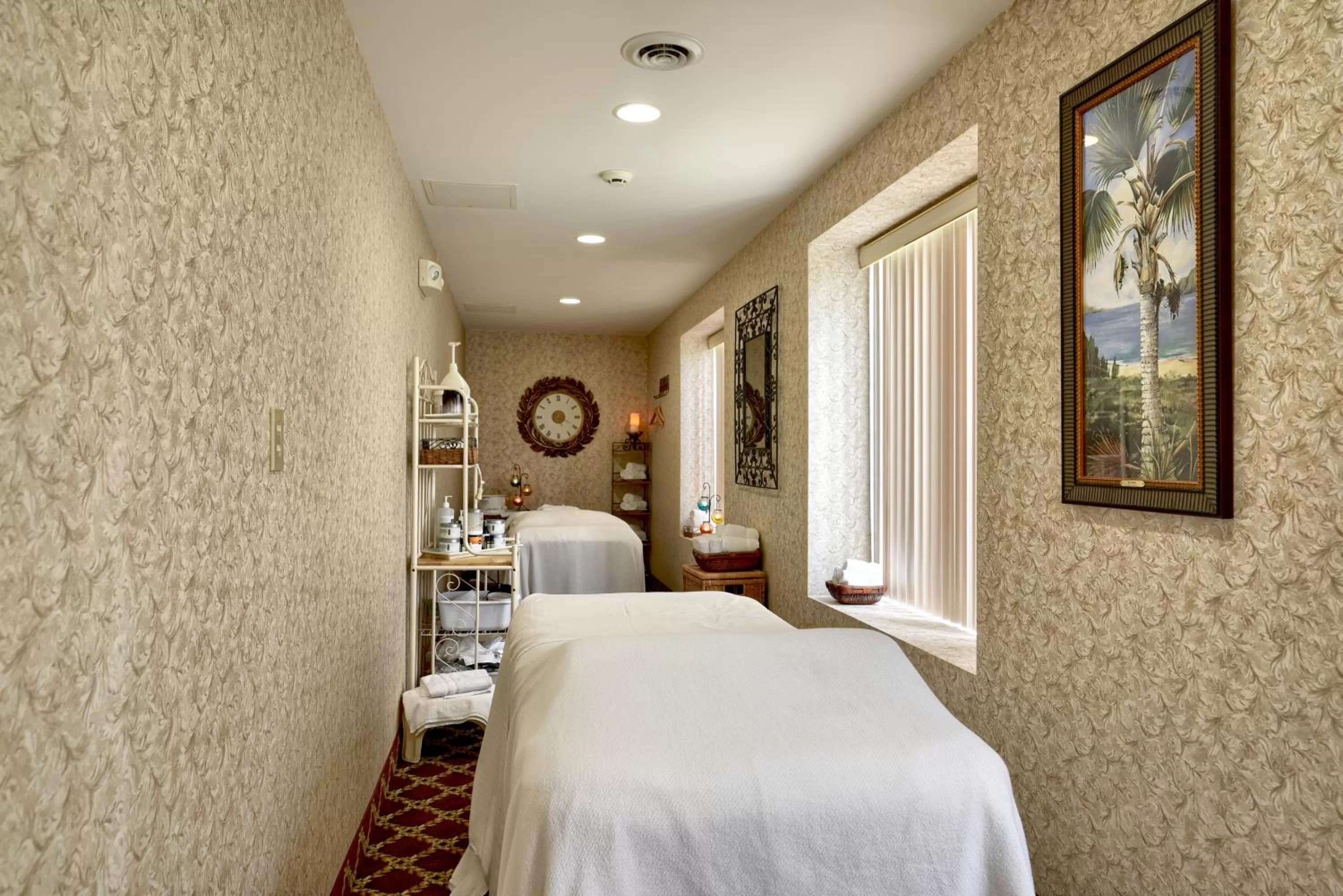 Spa and wellness centre/facilities, Bed in Roosevelt Inn & Suites Saratoga Springs