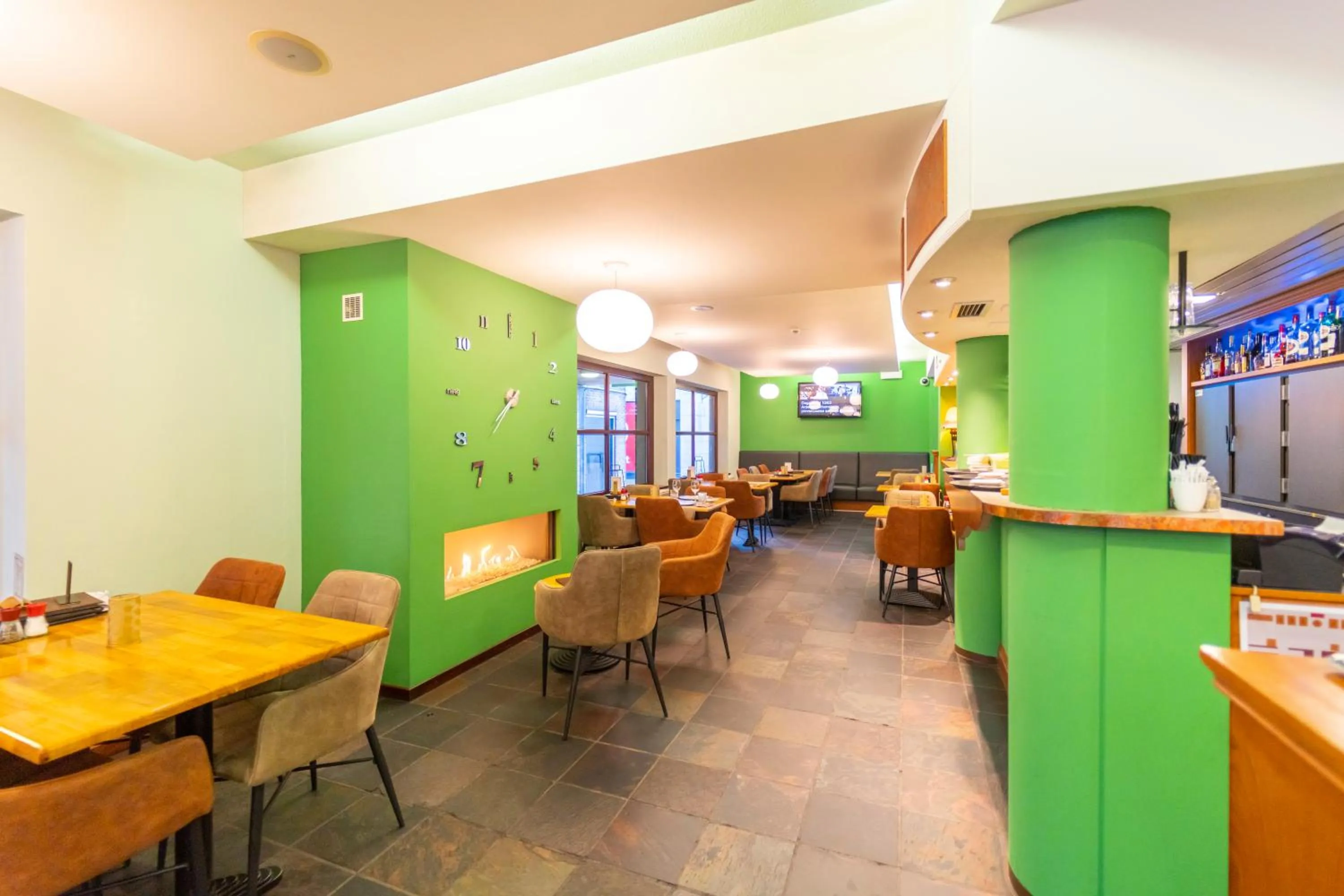 Restaurant/places to eat in Hotel Ambiotel