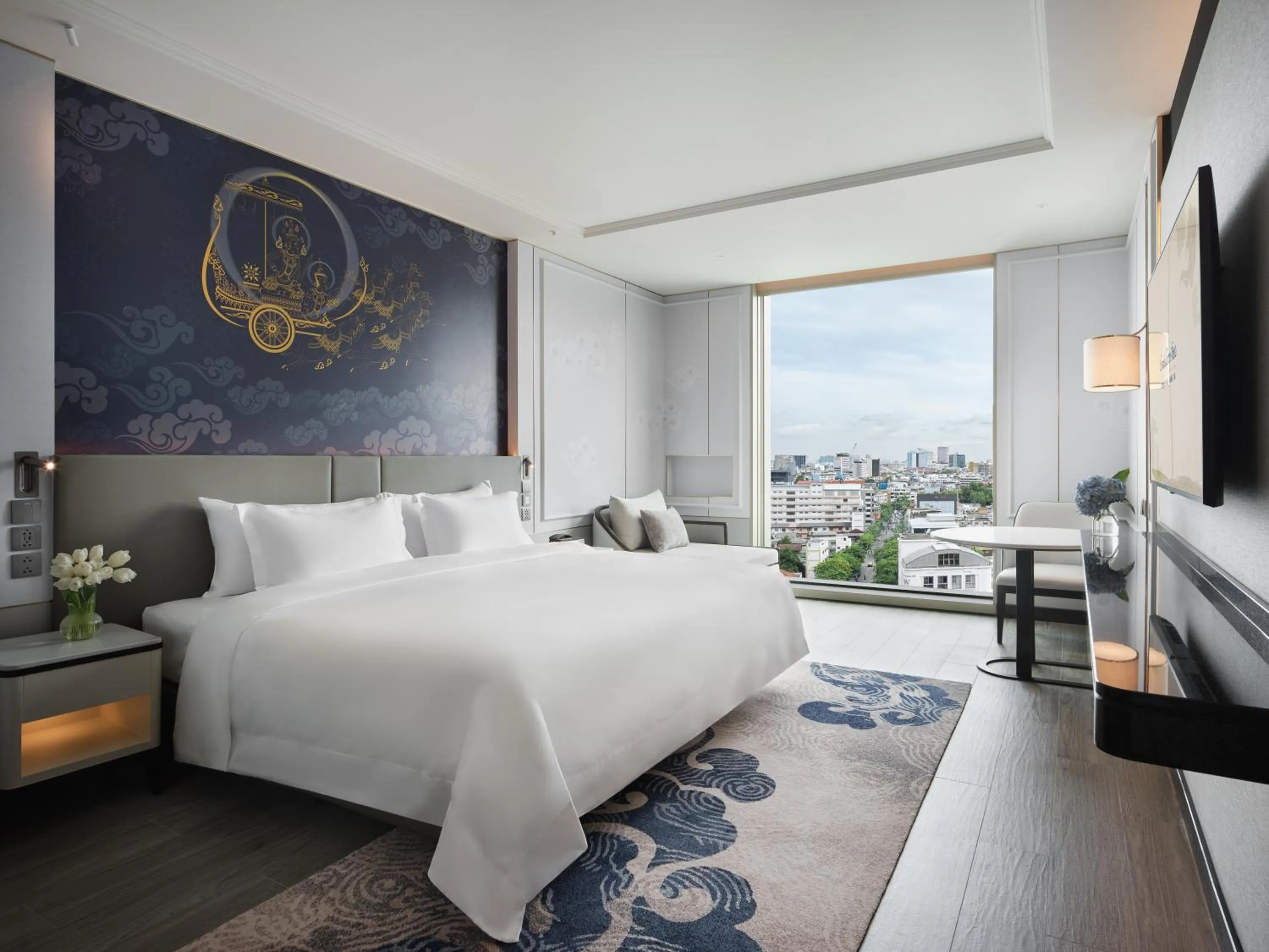 View (from property/room), Bed in Grande Centre Point Surawong Bangkok