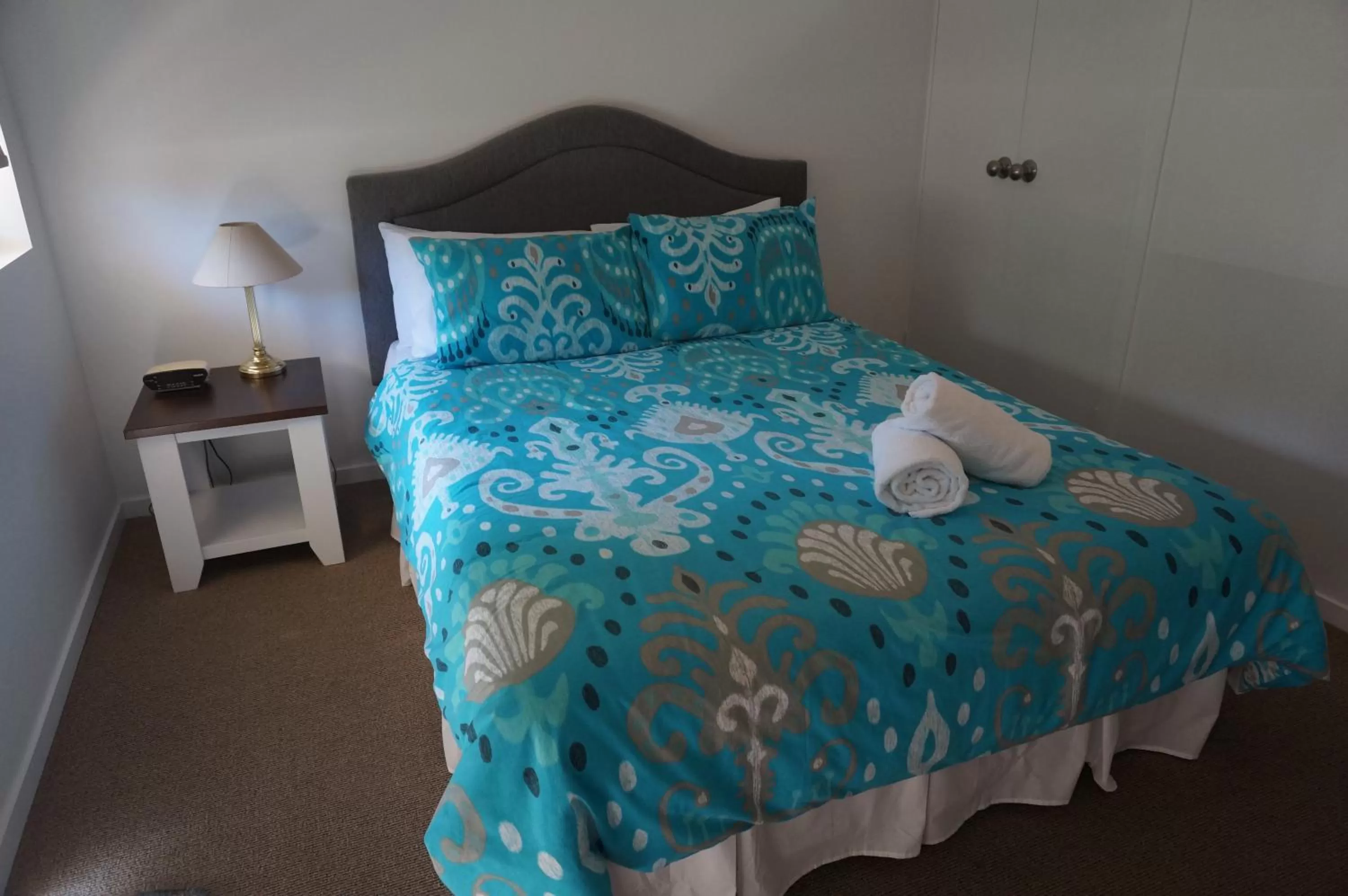 Bedroom, Bed in Moorings Beach Resort