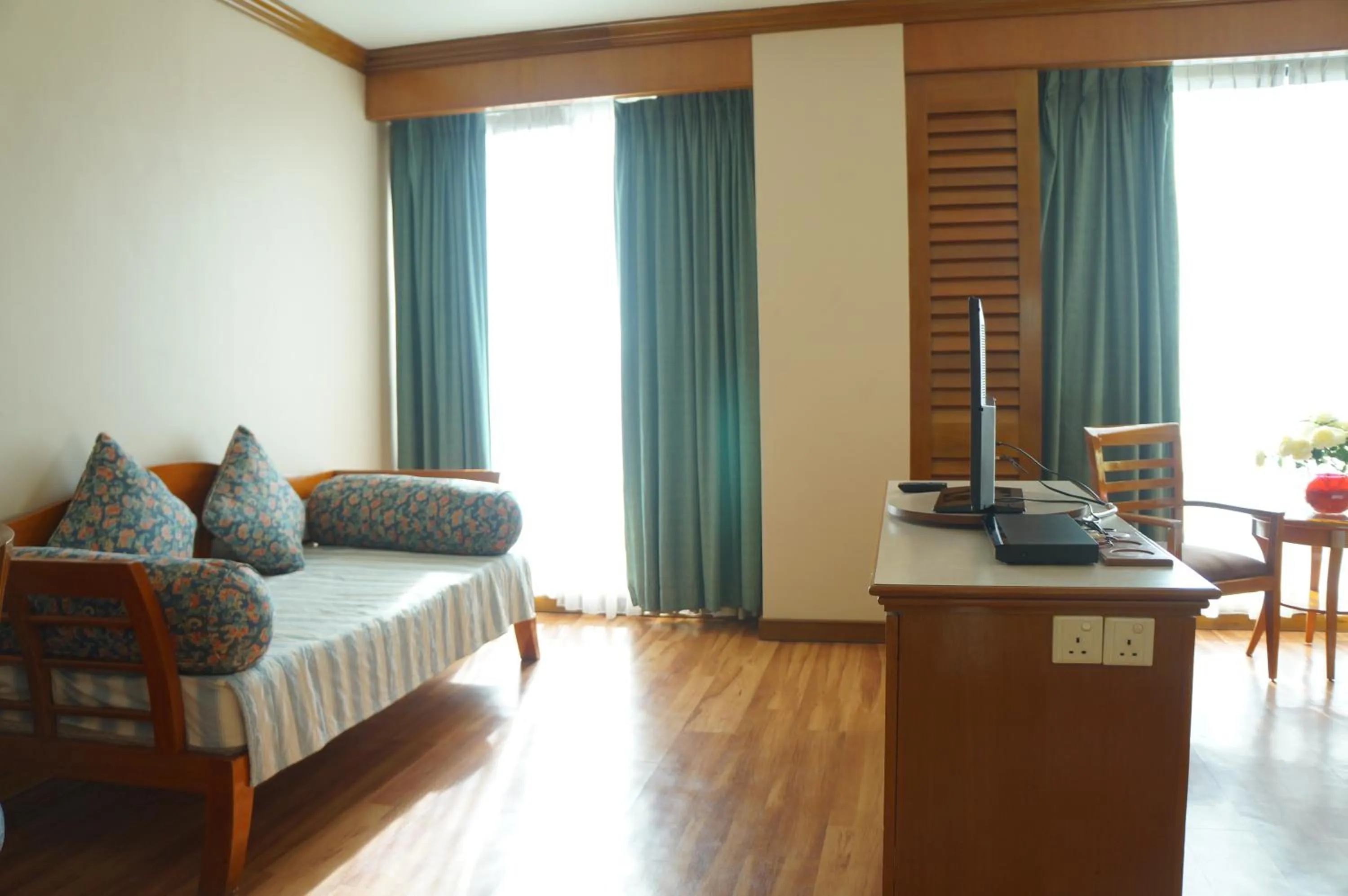 Photo of the whole room, Bed in Sabah Oriental Hotel