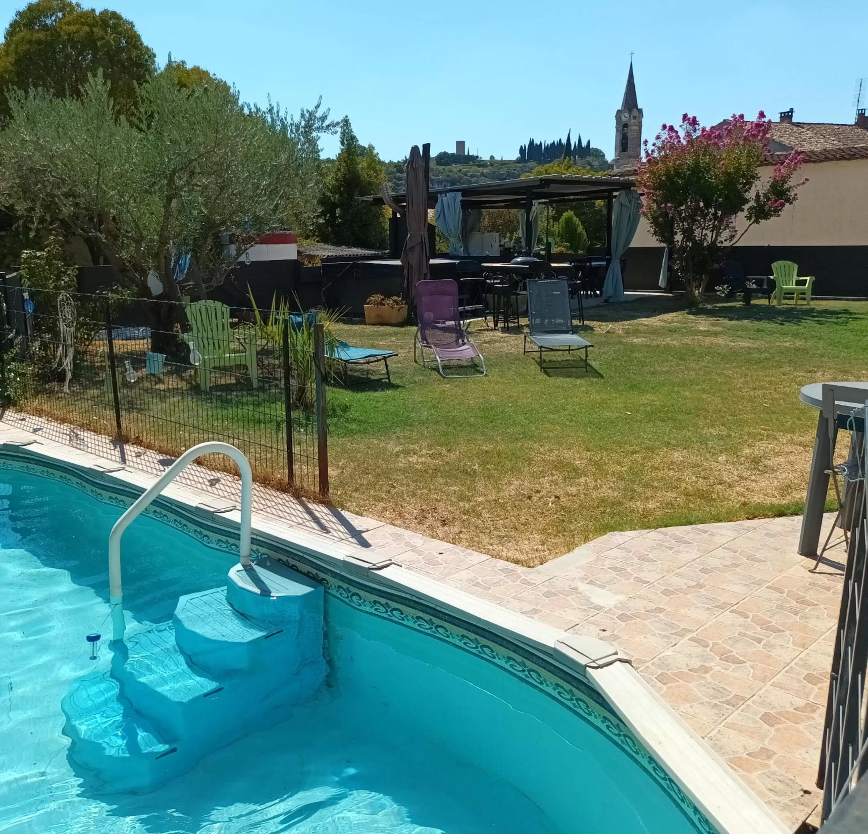 Pool view, Swimming Pool in A l'Ombre des Amandiers Chambres d'hôtes