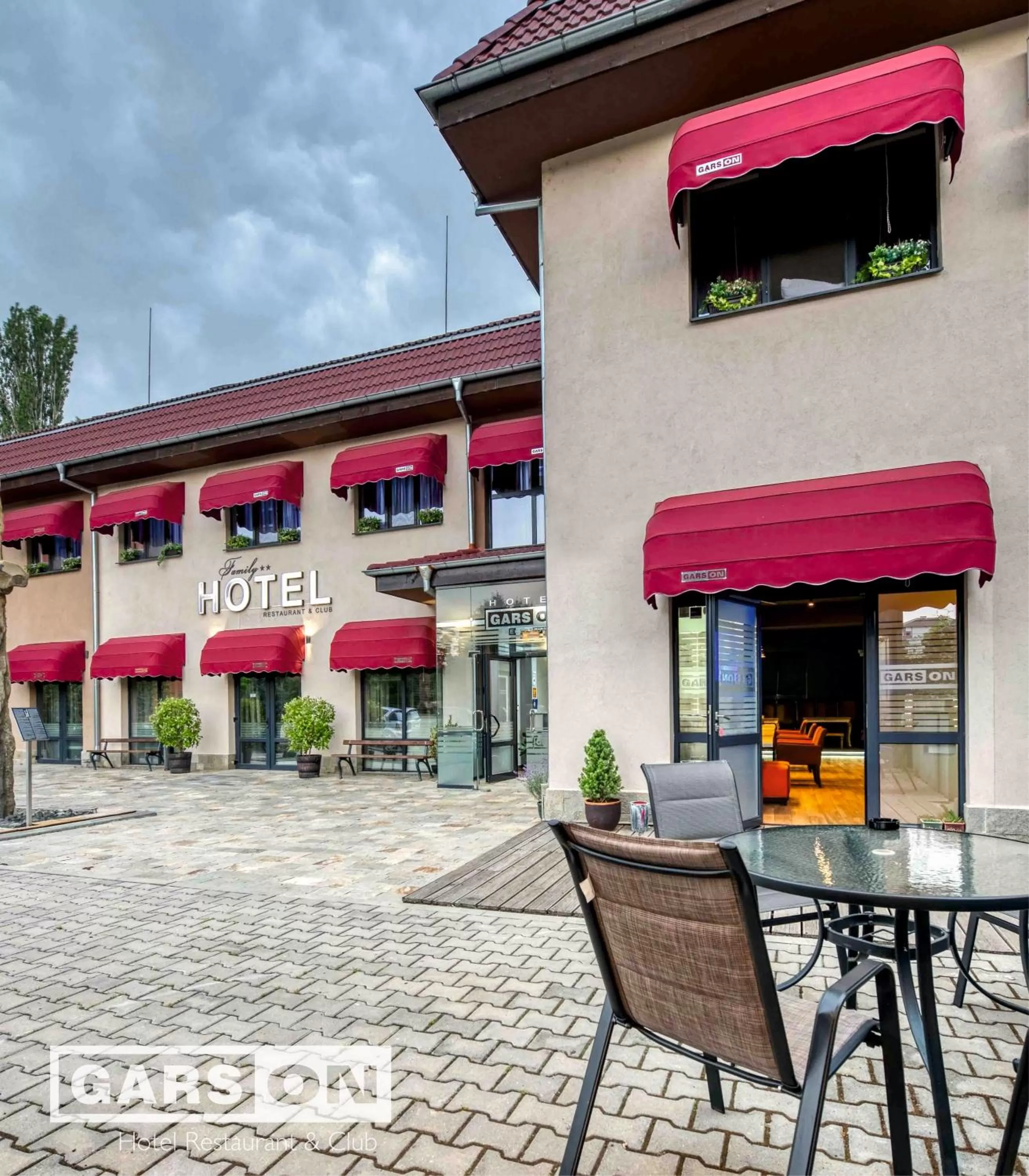 Facade/entrance in GarsON