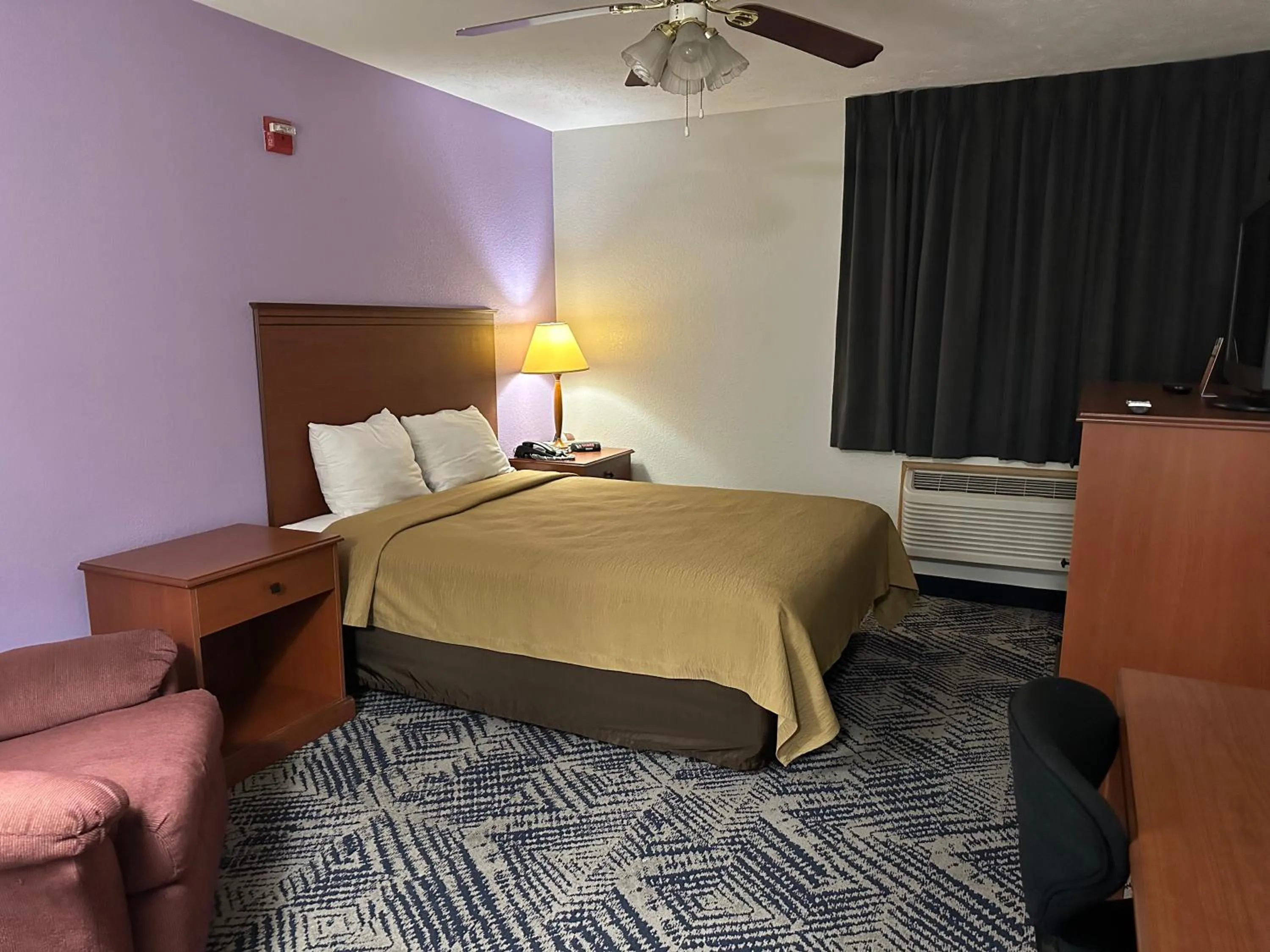 Bed in Baymont by Wyndham Omaha SW