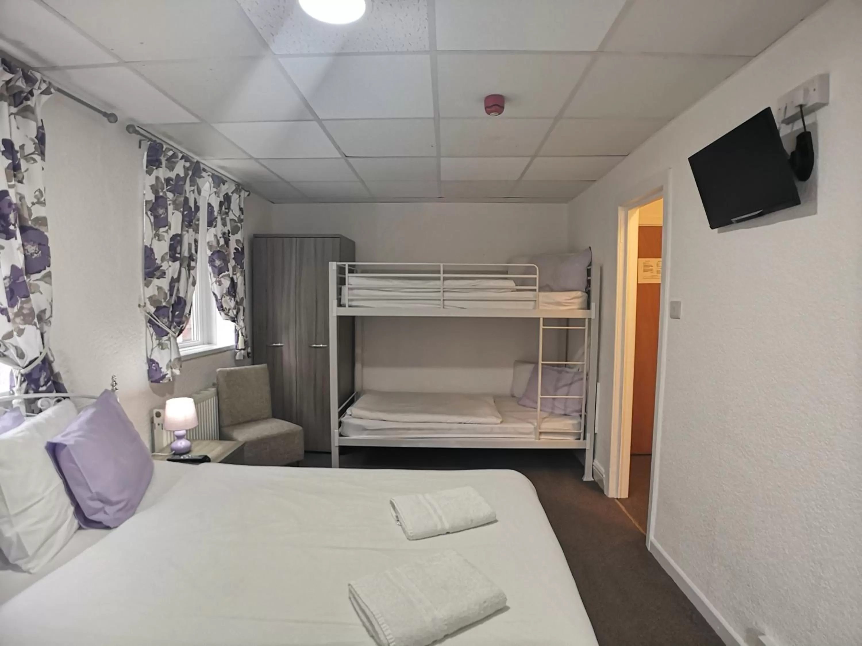 Bedroom, Bed in The Hopton Hotel