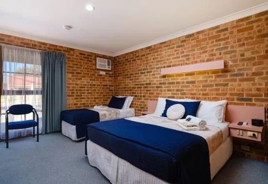 Bed in The Lydoun Motel