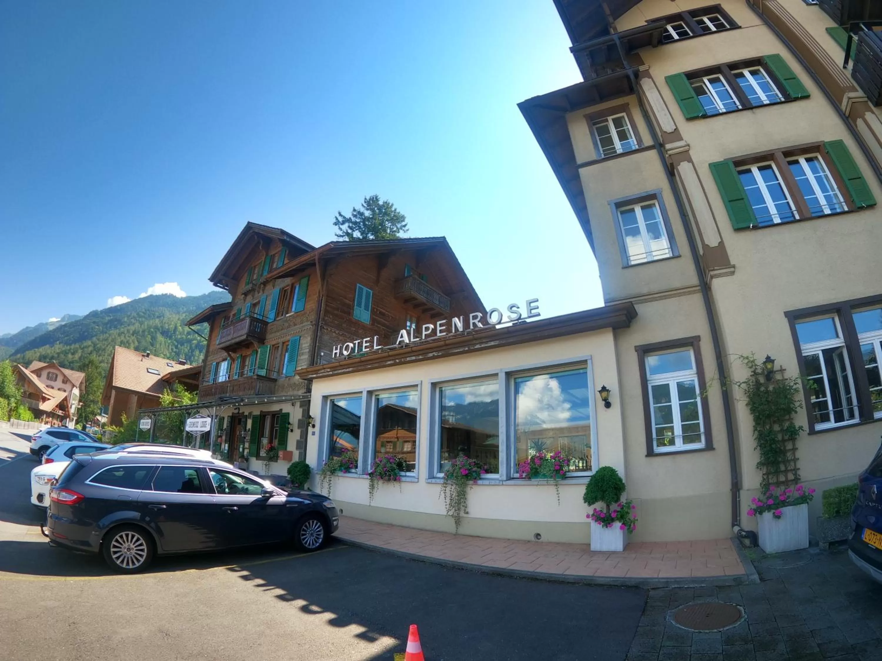 Parking in Alpenrose Hotel and Gardens