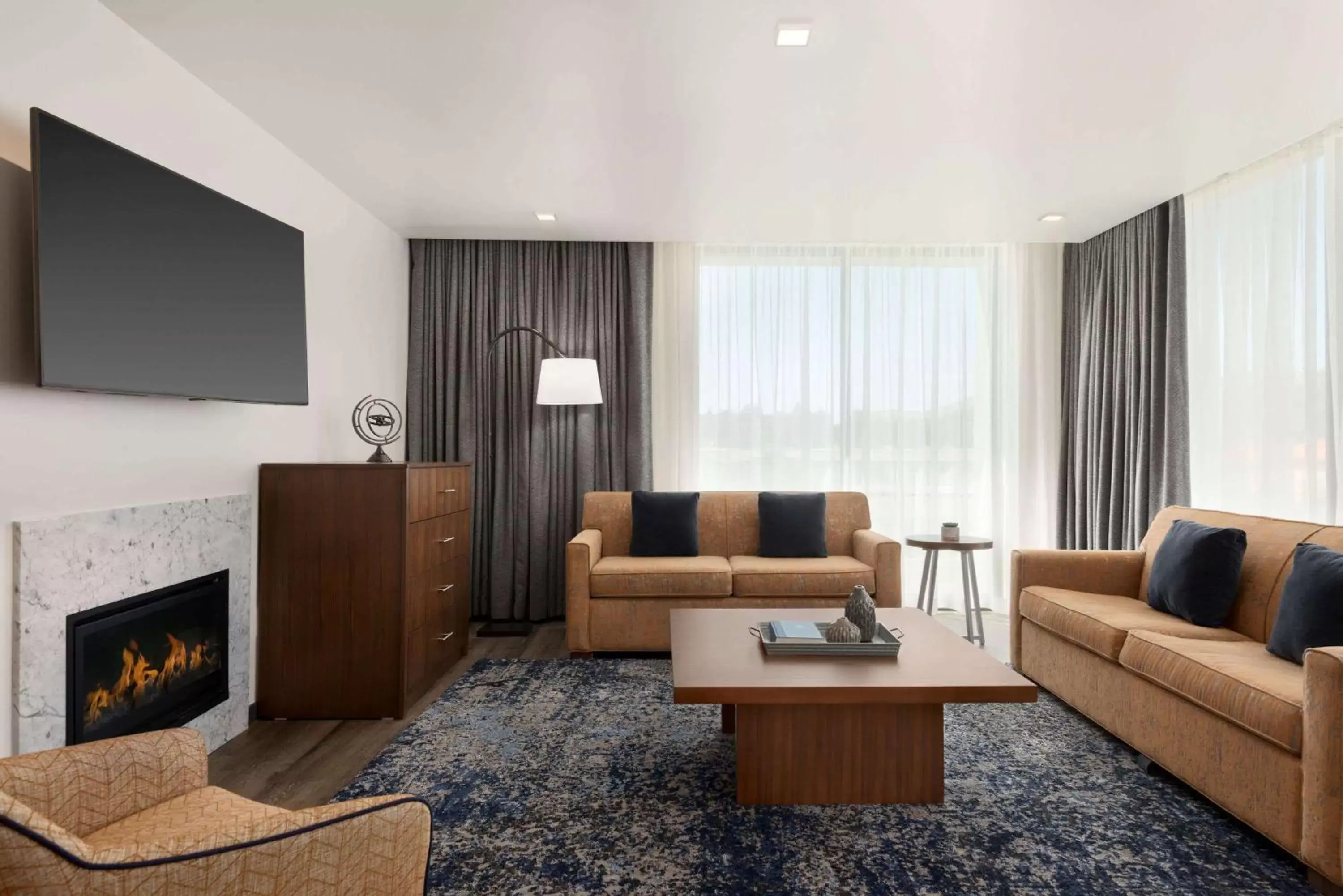 King Suite - Non-Smoking in La Quinta by Wyndham San Luis Obispo King Suite - Non-Smoking in La Quinta by Wyndham San Luis Obispo