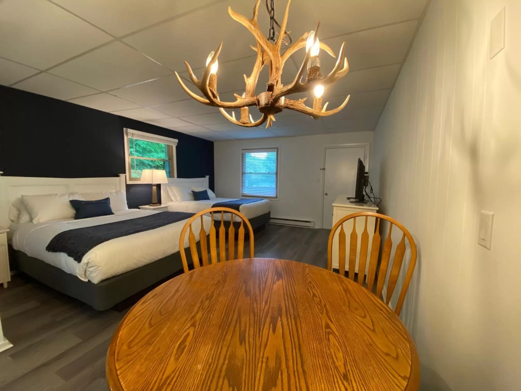 Bed in Catskill Seasons Inn