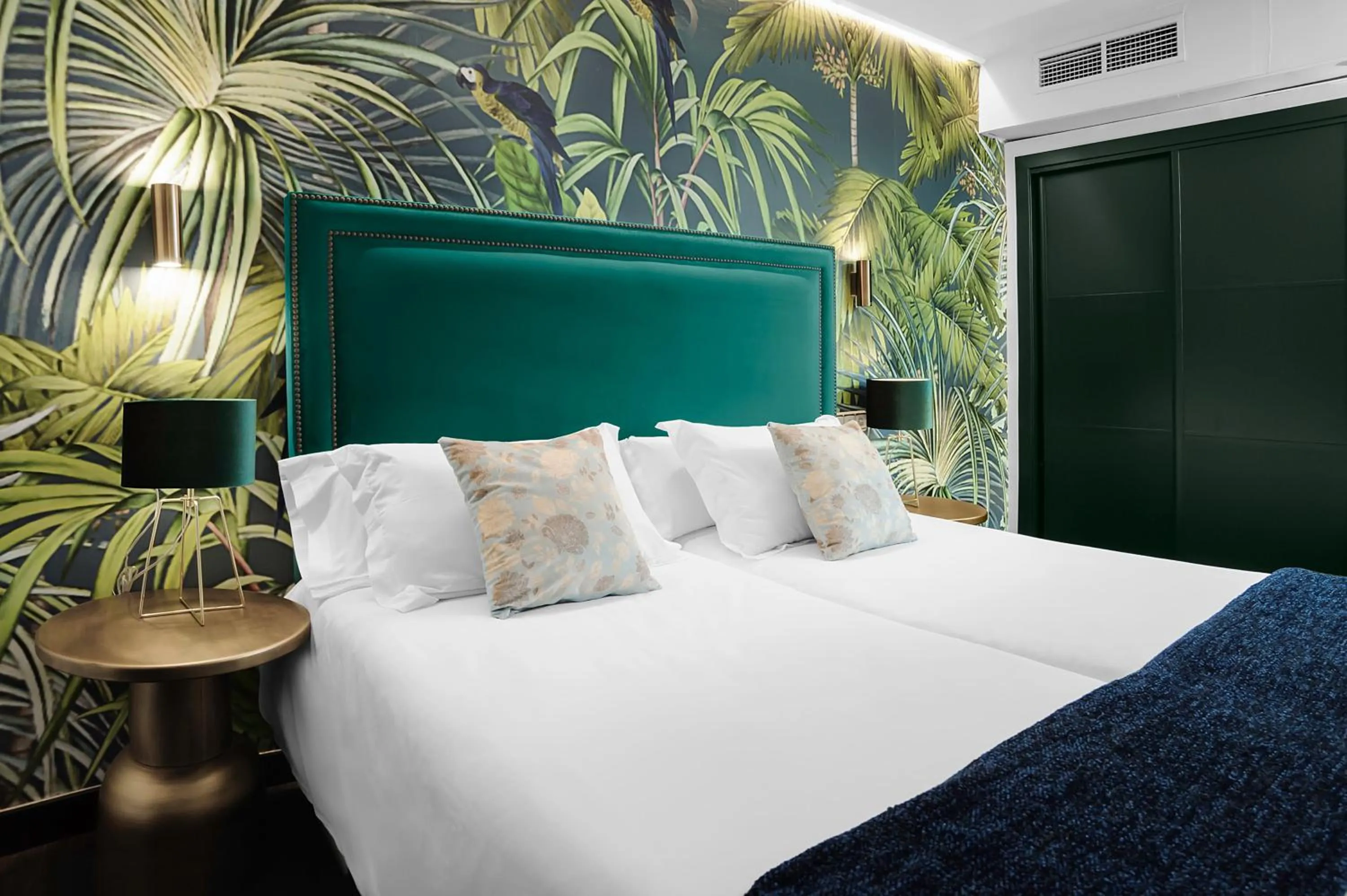 Double or Twin Room in Hotel Los Girasoles