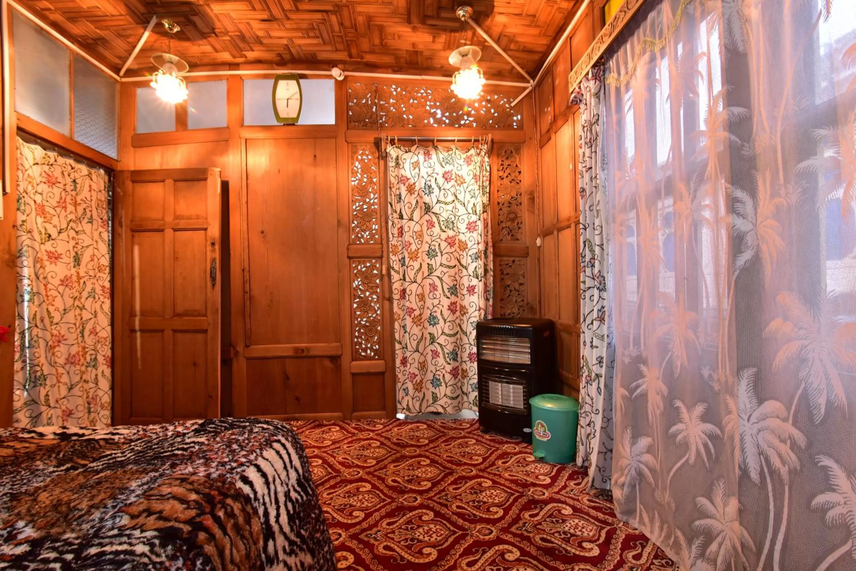 Bedroom in Lake Palace Group Of House Boats