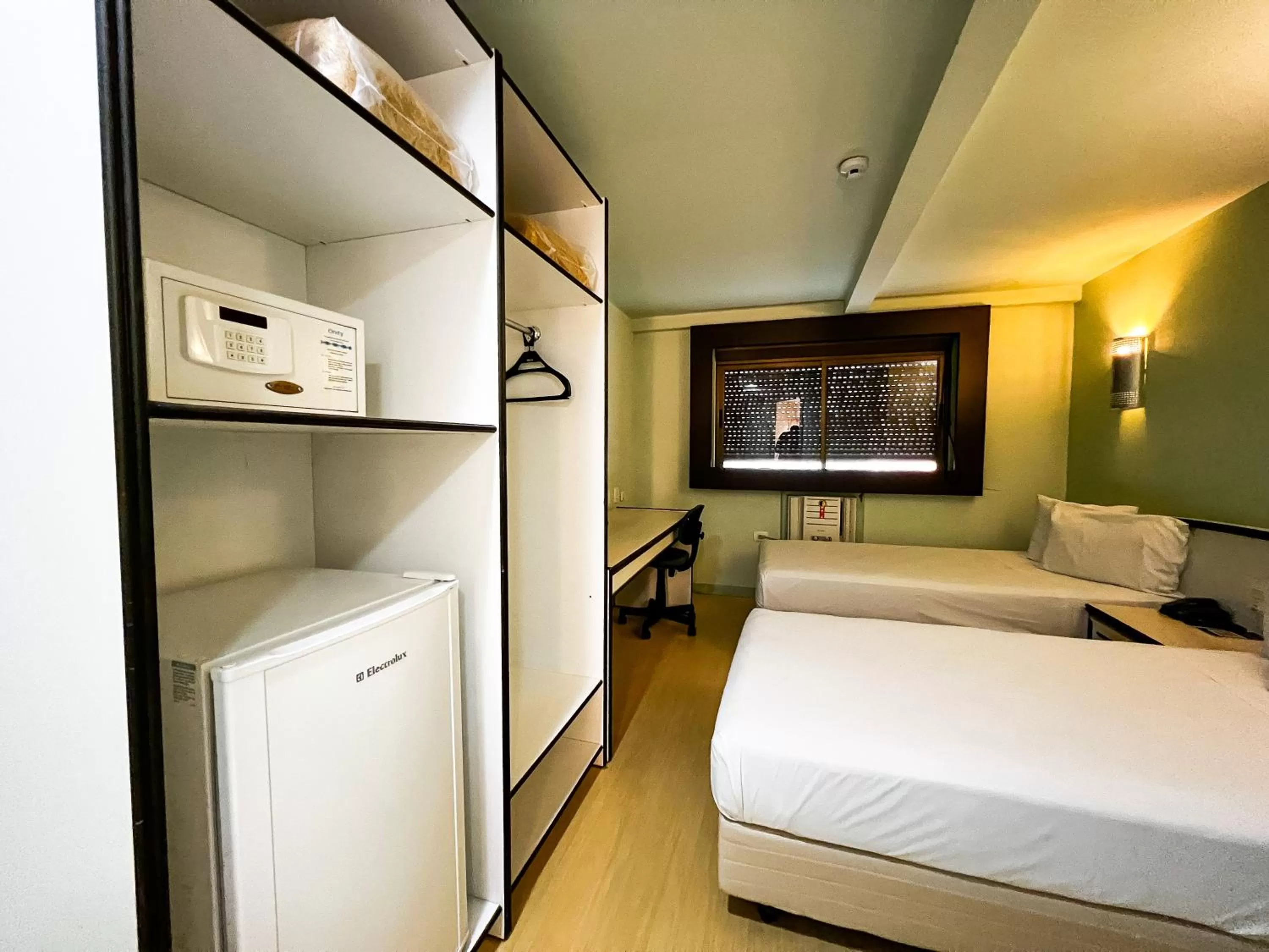 Bedroom, Bed in Master Curitiba Hotel - 1,6 km do Estádio Couto Pereira - Show