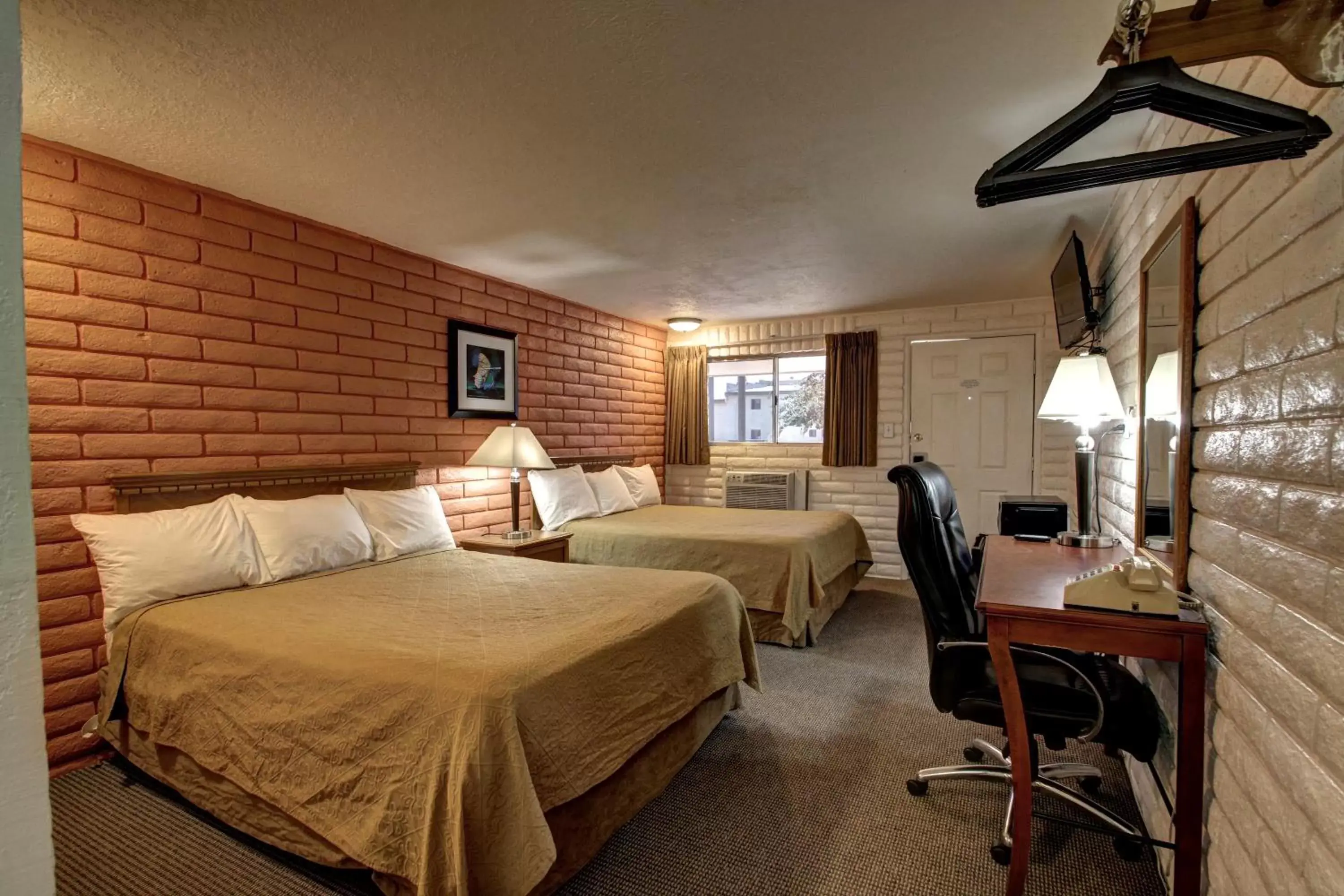 Standard Double Room in Country Inn Beaver Utah Standard Double Room in Country Inn Beaver Utah