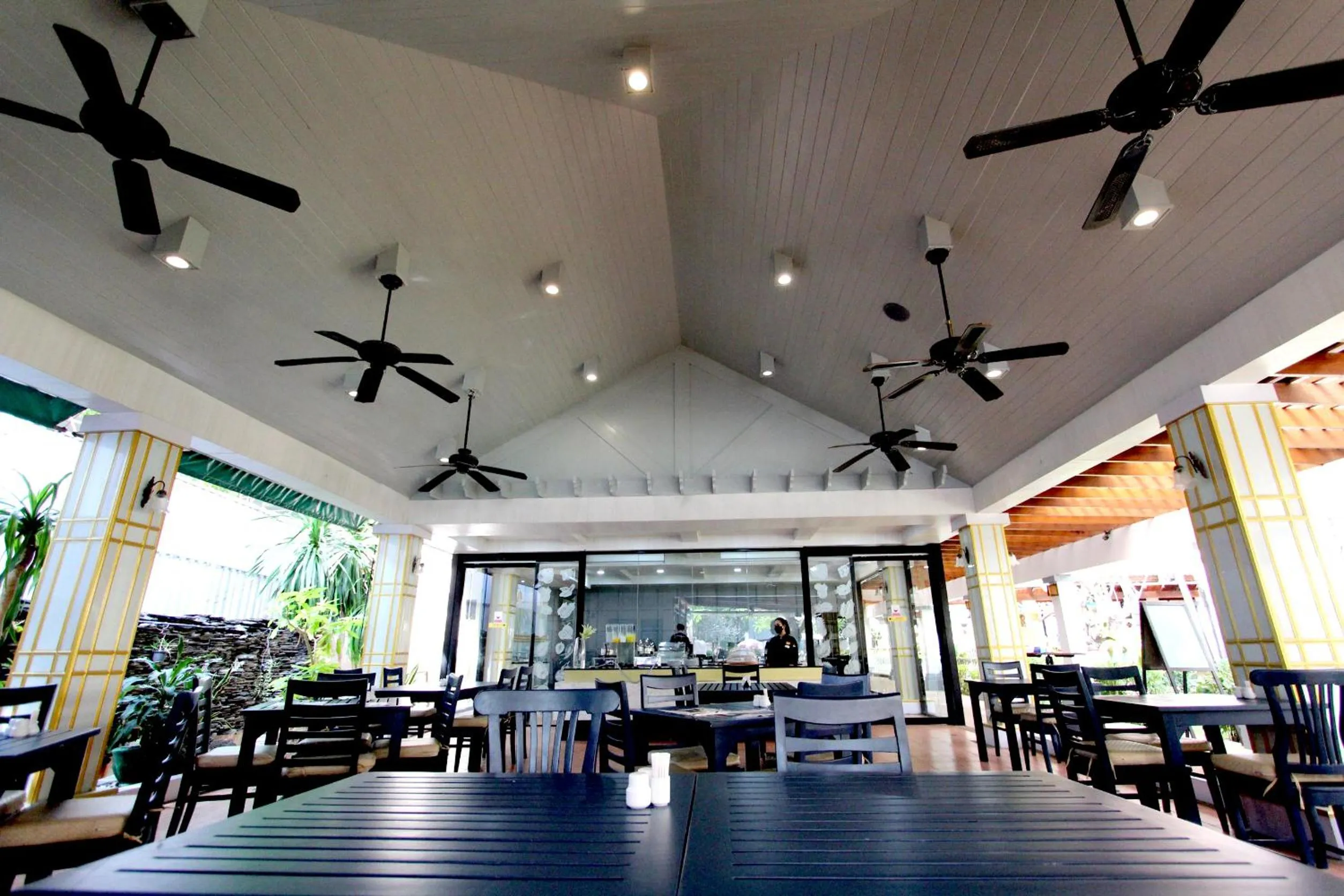 Restaurant/places to eat in Karon Sea Sands Resort-SHA PLUS