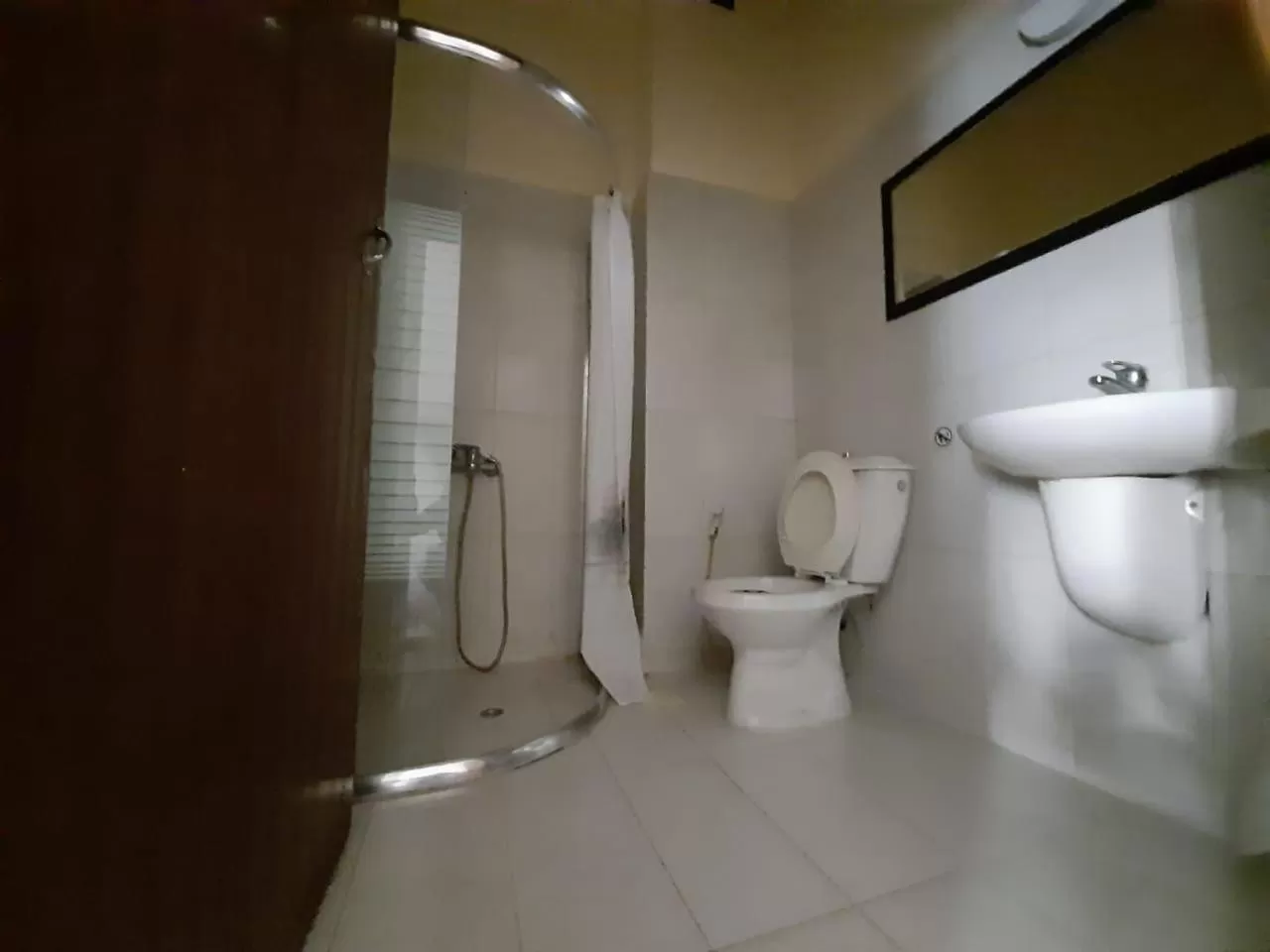 Bathroom in New Park Hotel