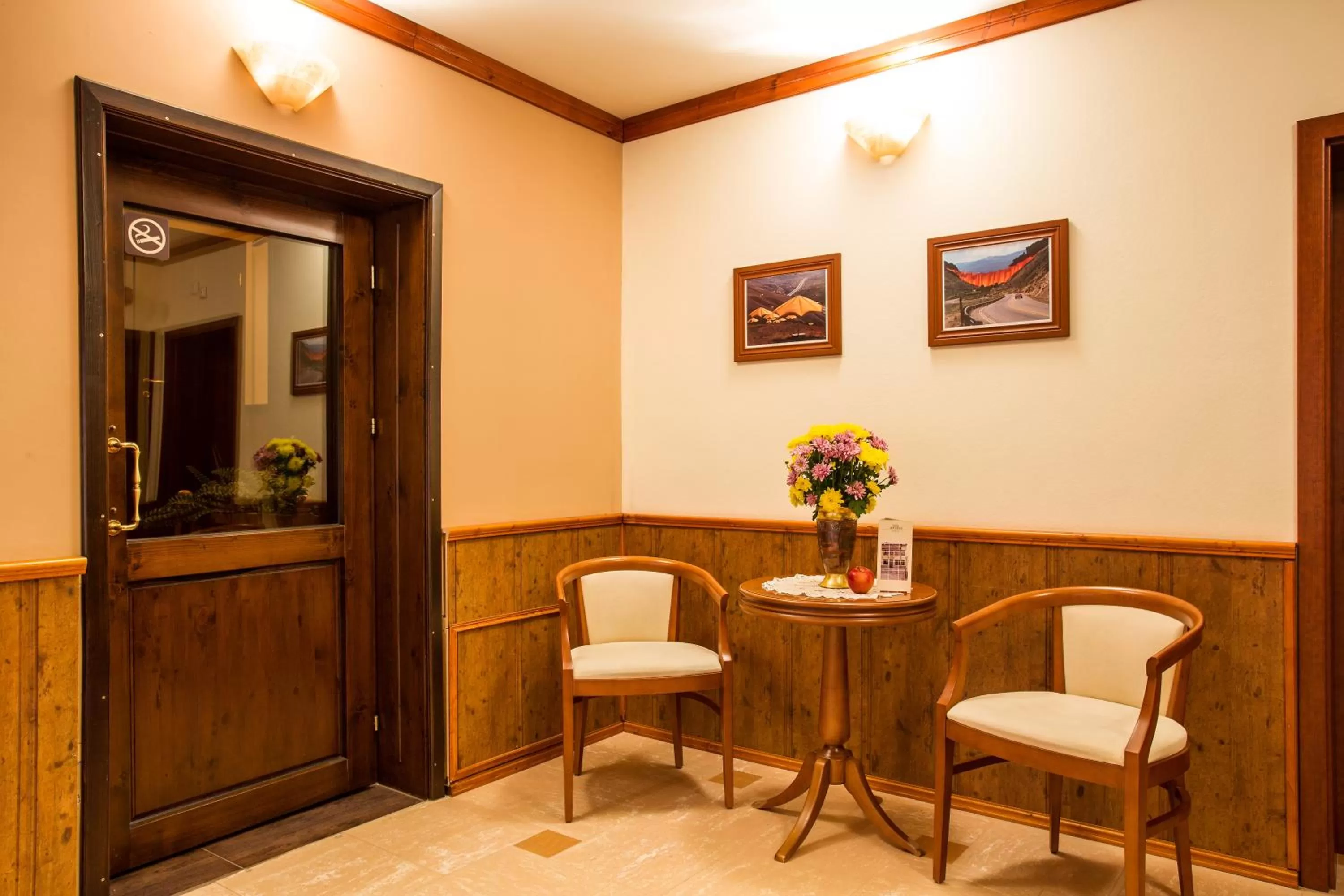 Lobby or reception in Hotel Villa Boyana - Free Parking