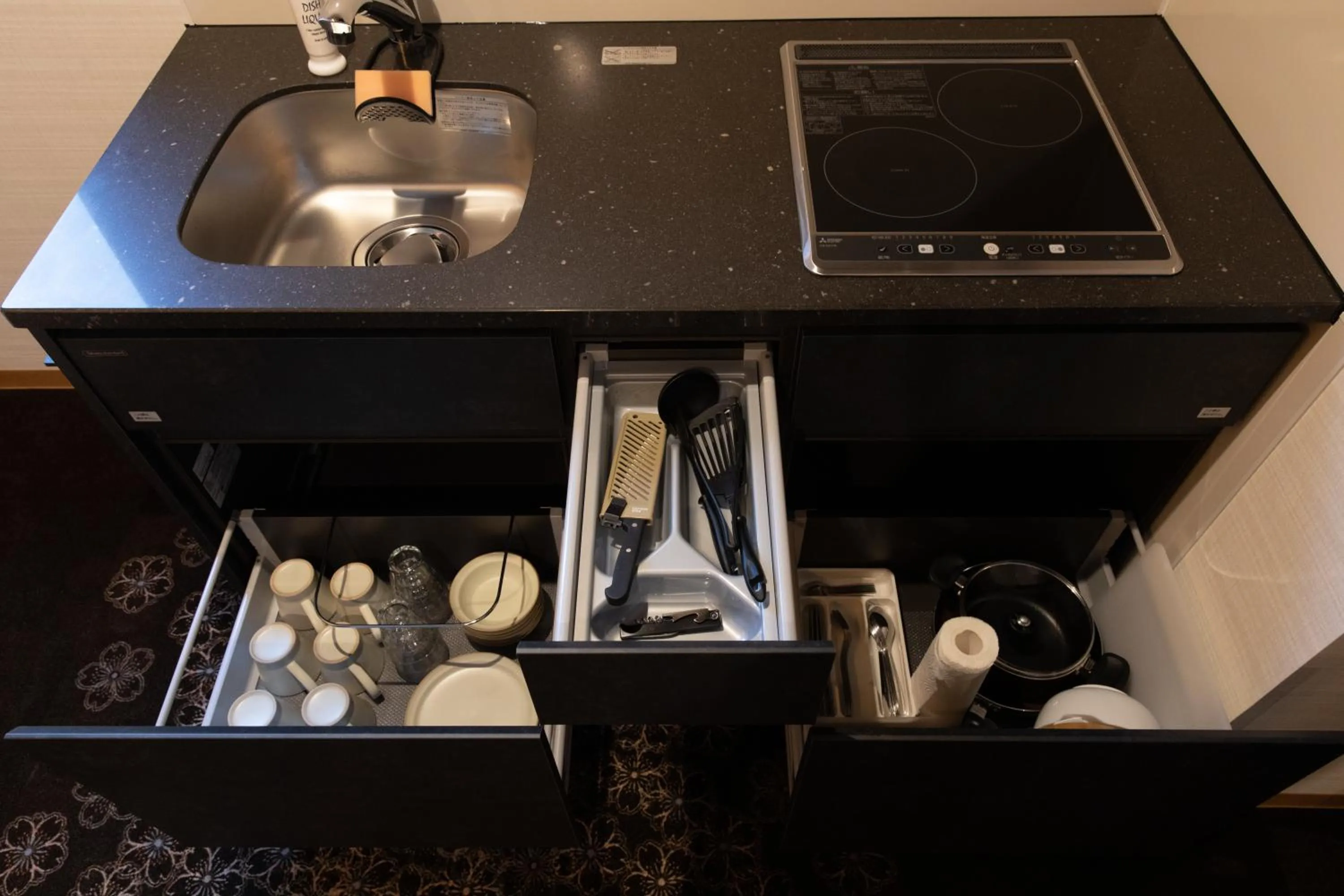 Kitchen or kitchenette in Chiyokura HOTEL SHUKU Nagoya