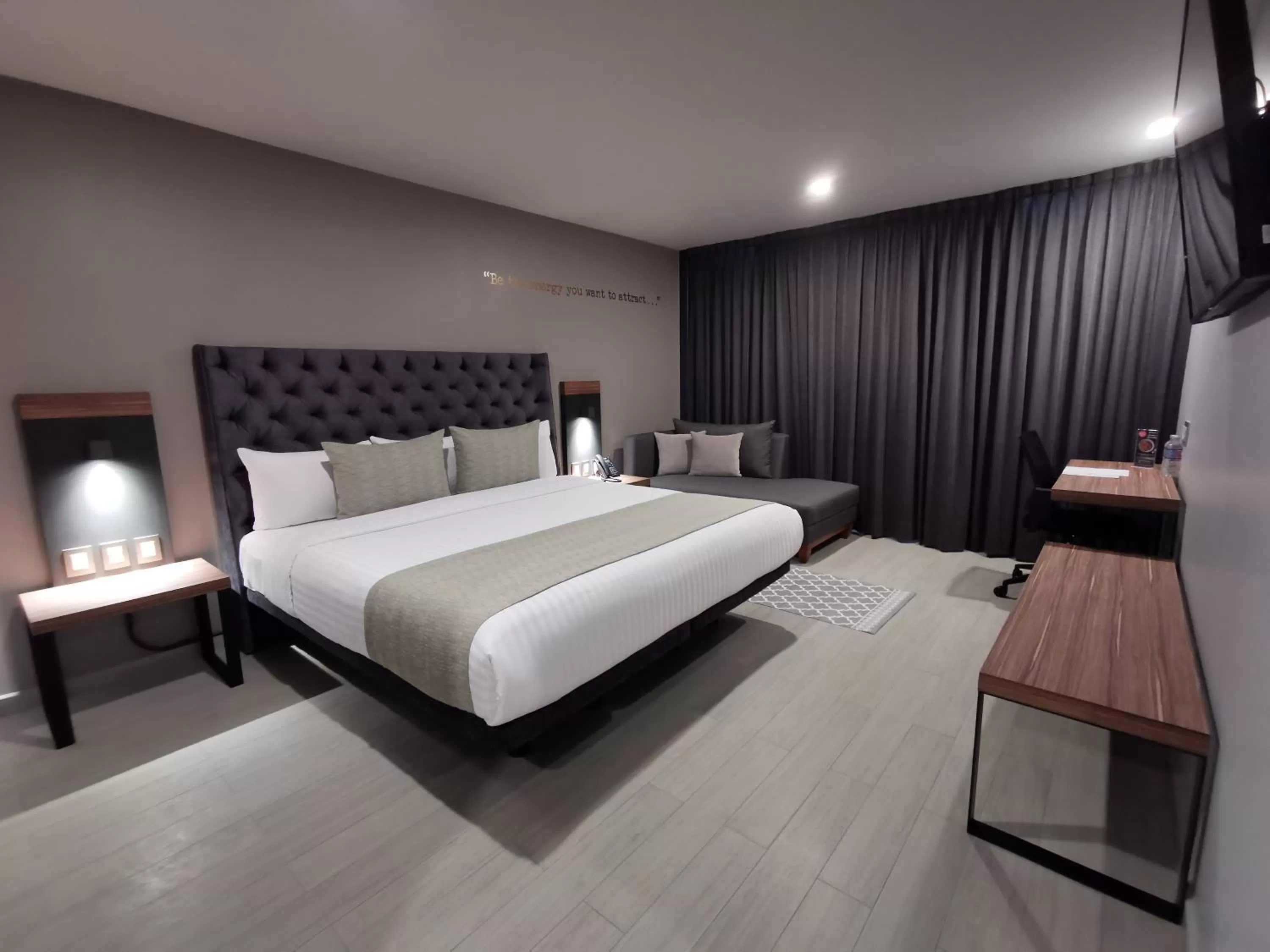 Bedroom, Bed in Bedford Hotel