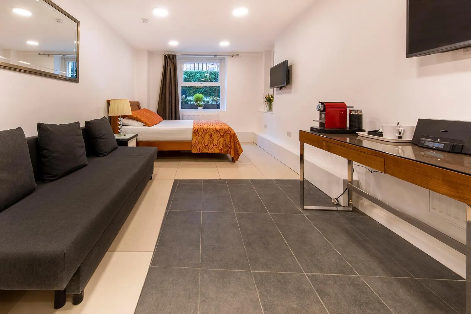 Bed in City Inn Russell Square