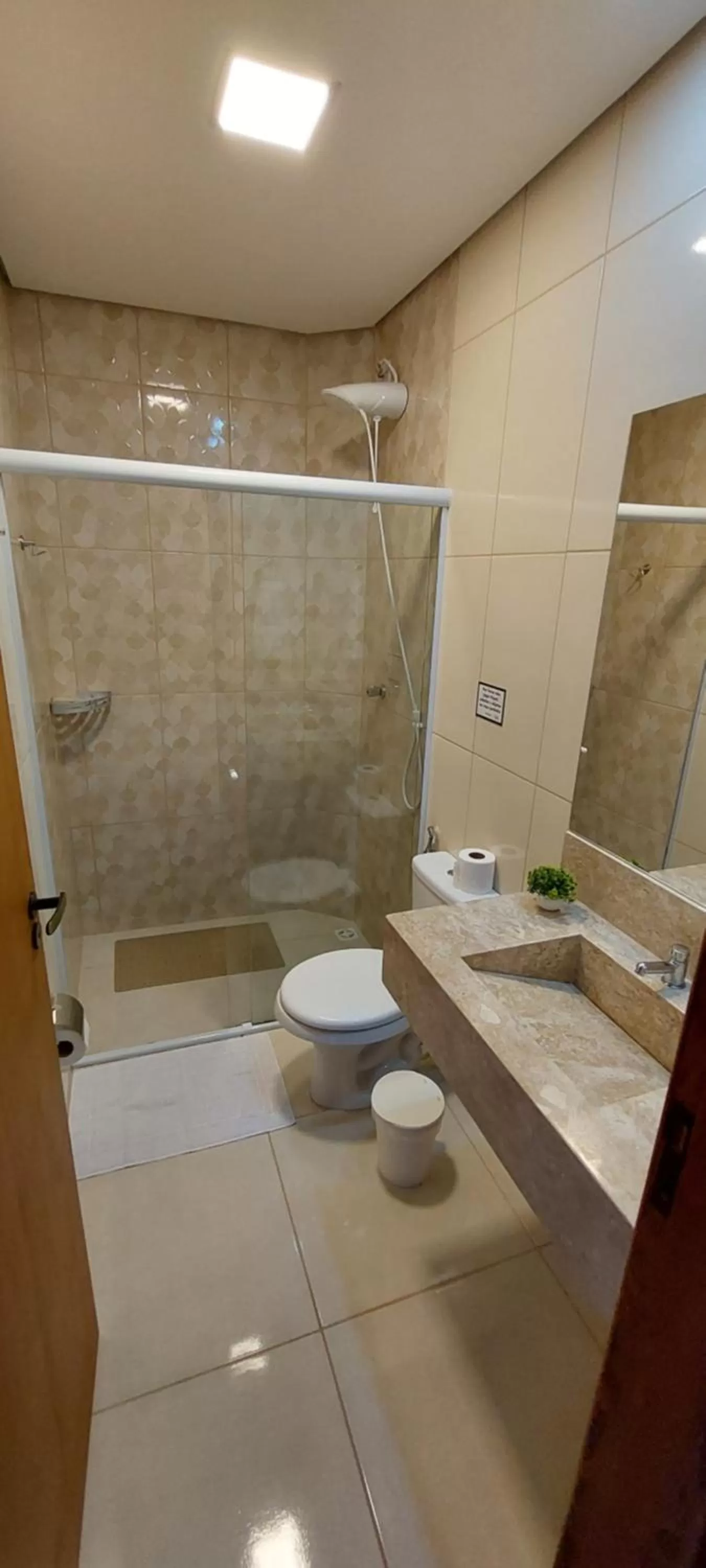 Shower, Bathroom in Pousada das Saíras