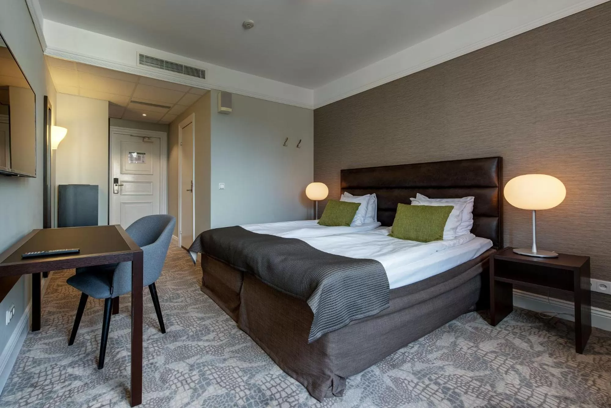 Bed in Home Hotel Victoria