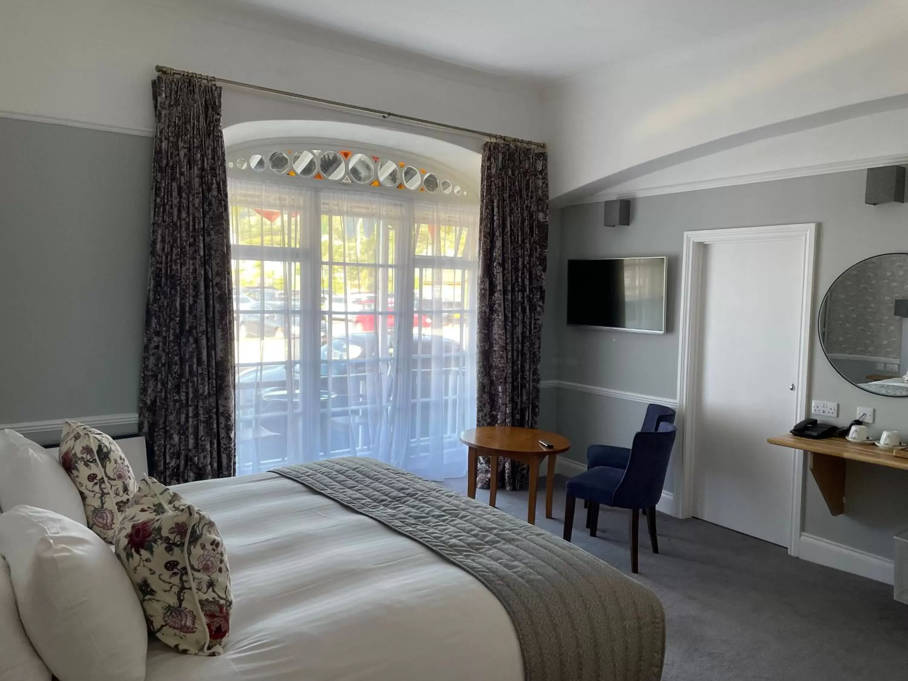 Super king or twin with partial sea view in Bedford Hotel Super king or twin with partial sea view in Bedford Hotel
