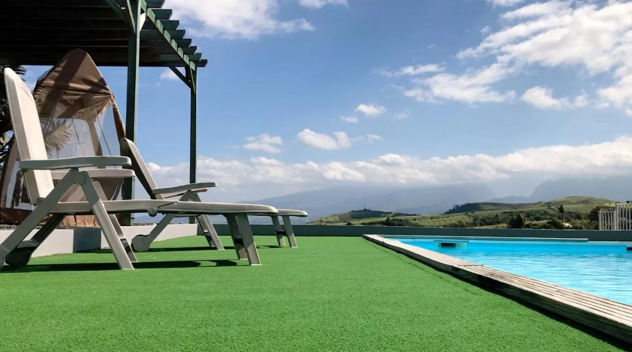 Swimming Pool in Hôtel Le Soleil Couchant