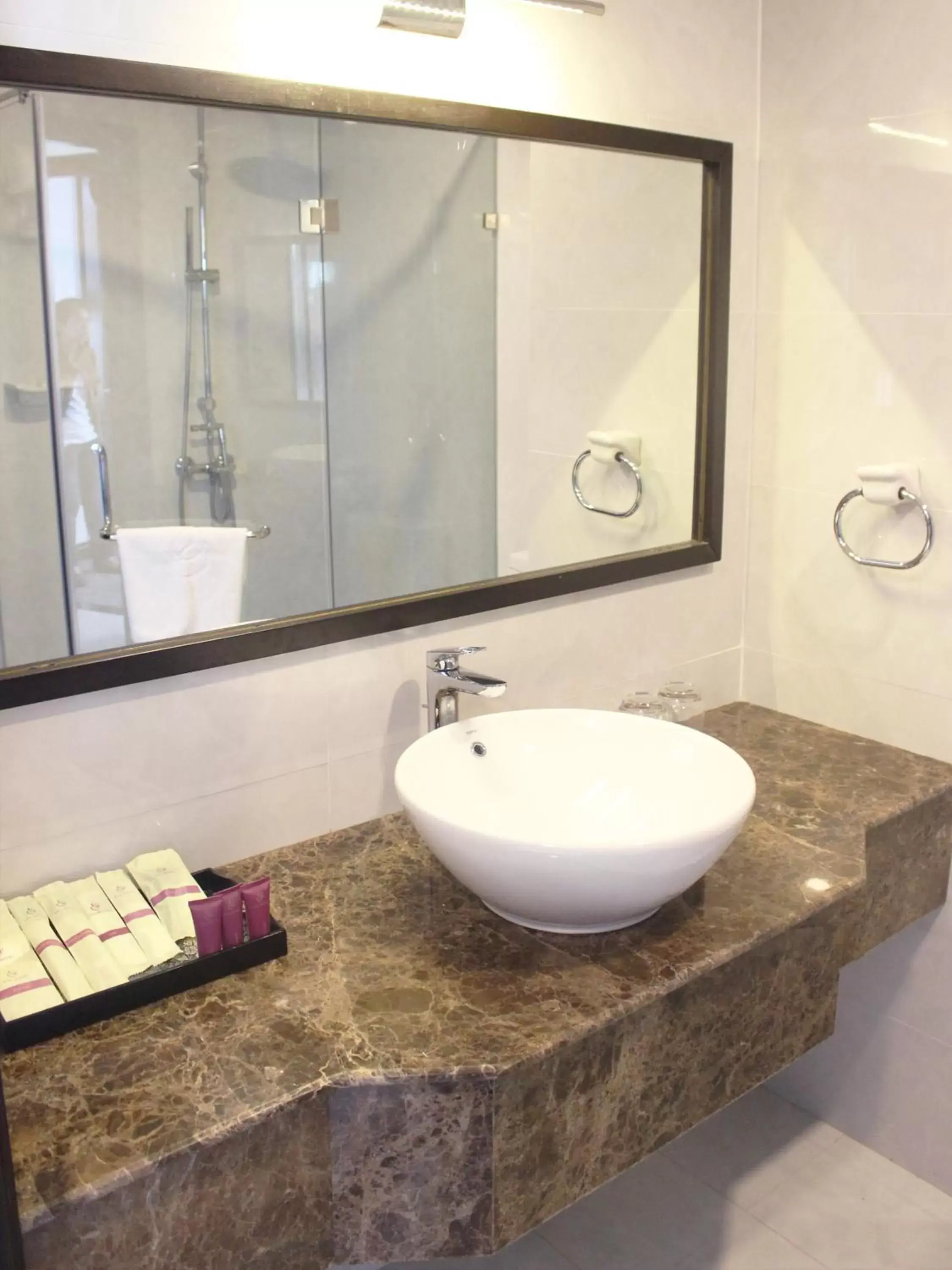 TTC Suite with River View in TTC Hotel Can Tho TTC Suite with River View in TTC Hotel Can Tho