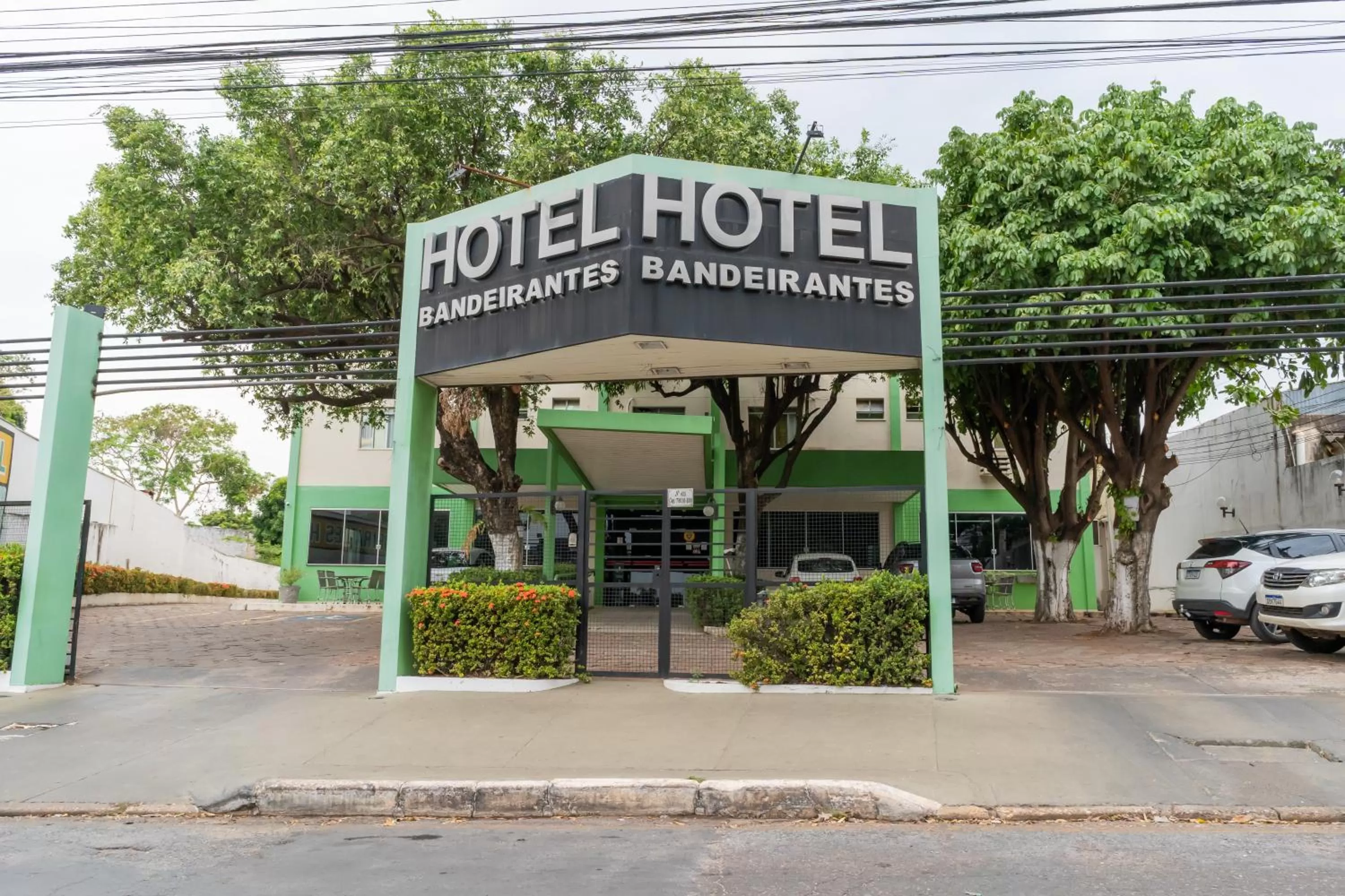 Facade/entrance, Property Building in Bandeirantes Hotel