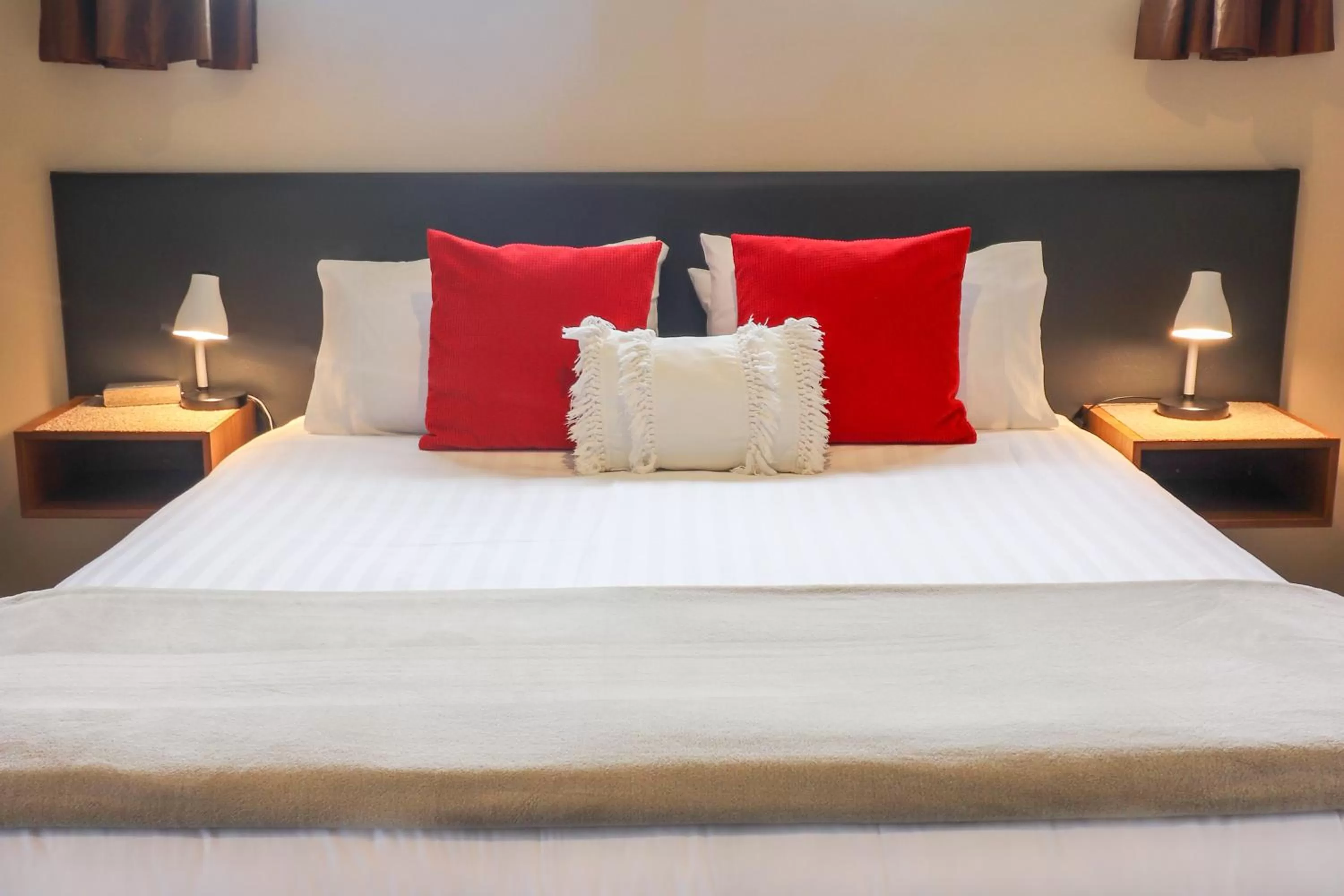 Bedroom, Bed in Coleraine Suites & Apartments