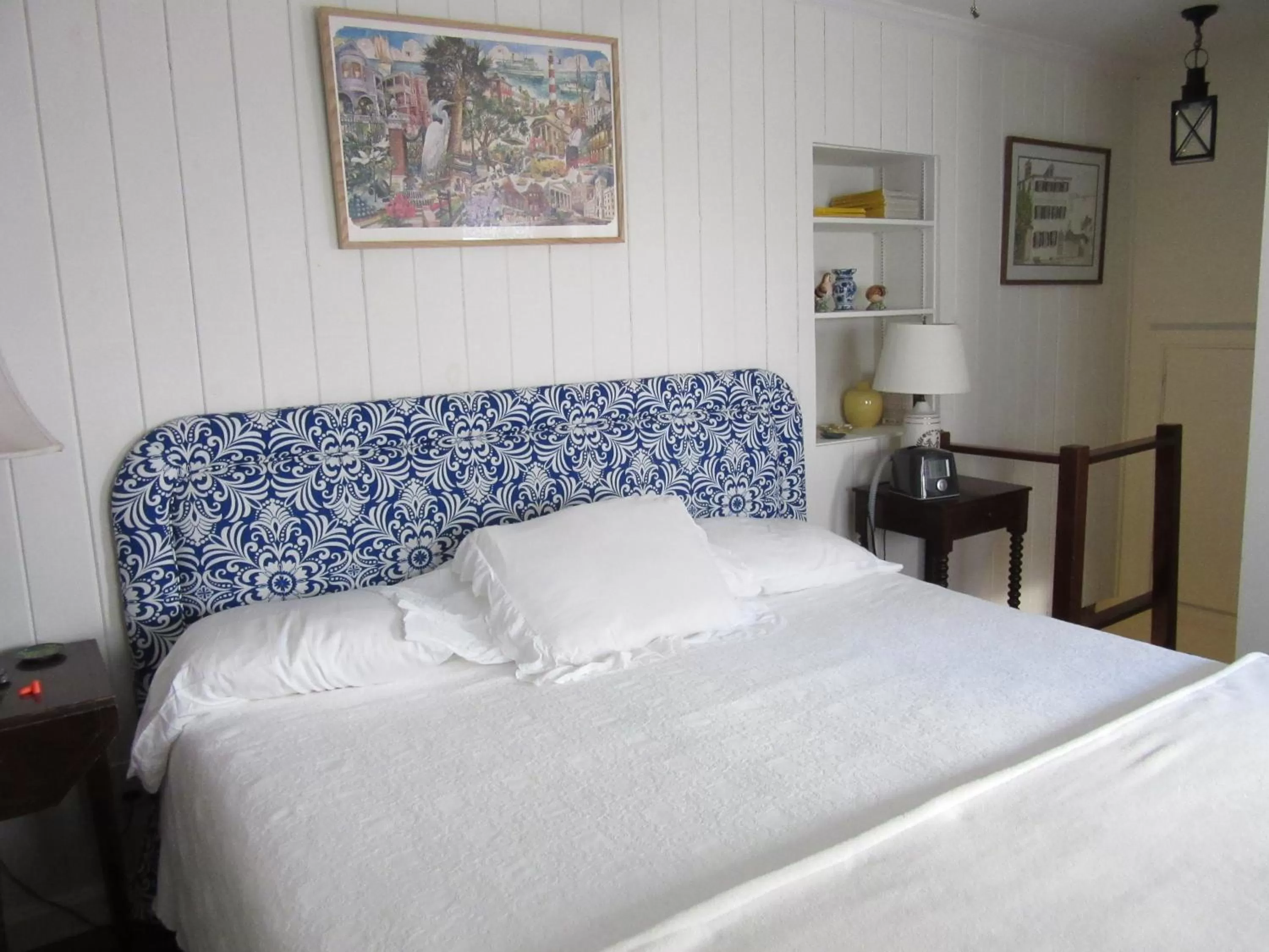 Photo of the whole room, Bed in Historic 86 Church Street