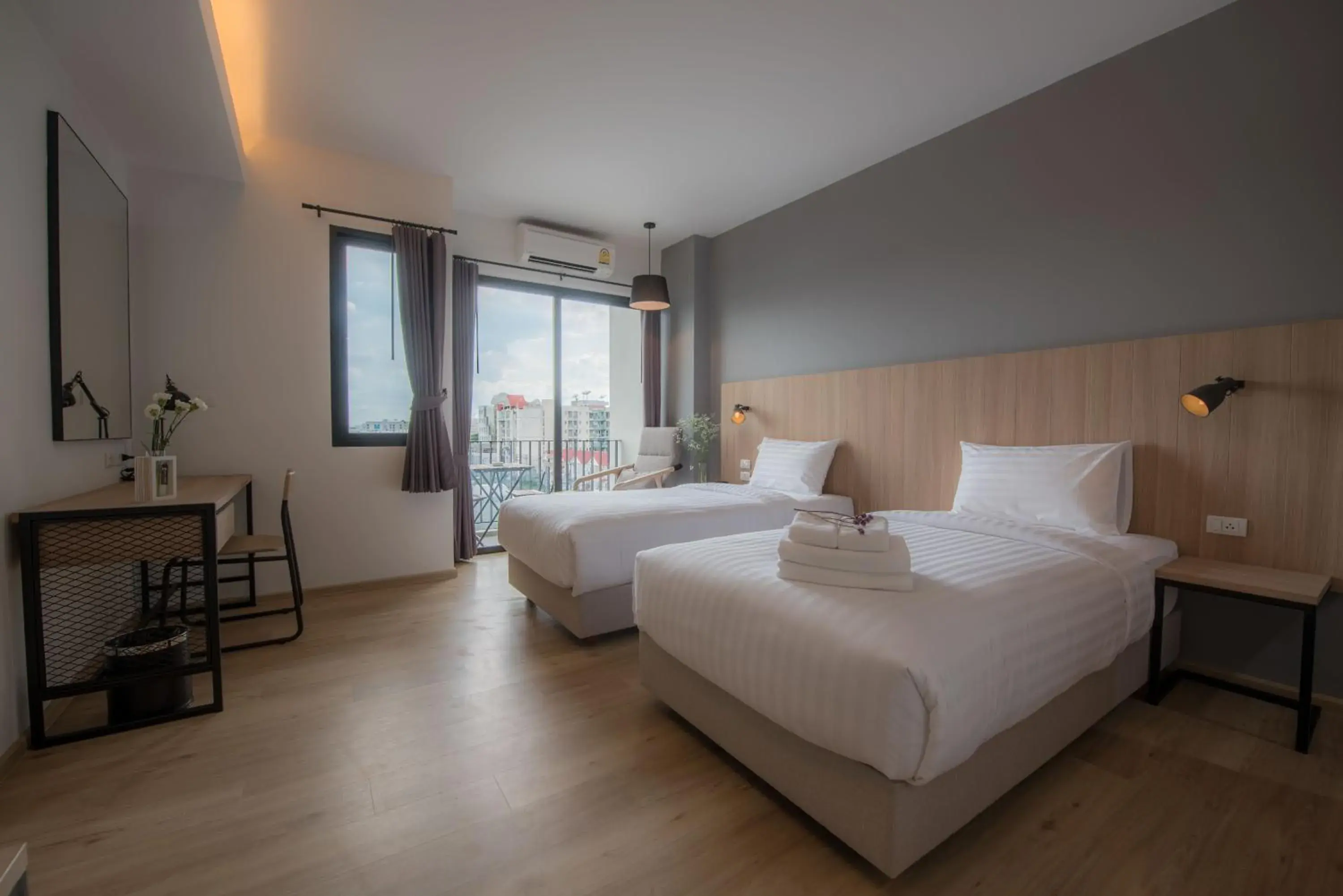 Balcony Room in Mii Hotel Srinakarin Balcony Room in Mii Hotel Srinakarin