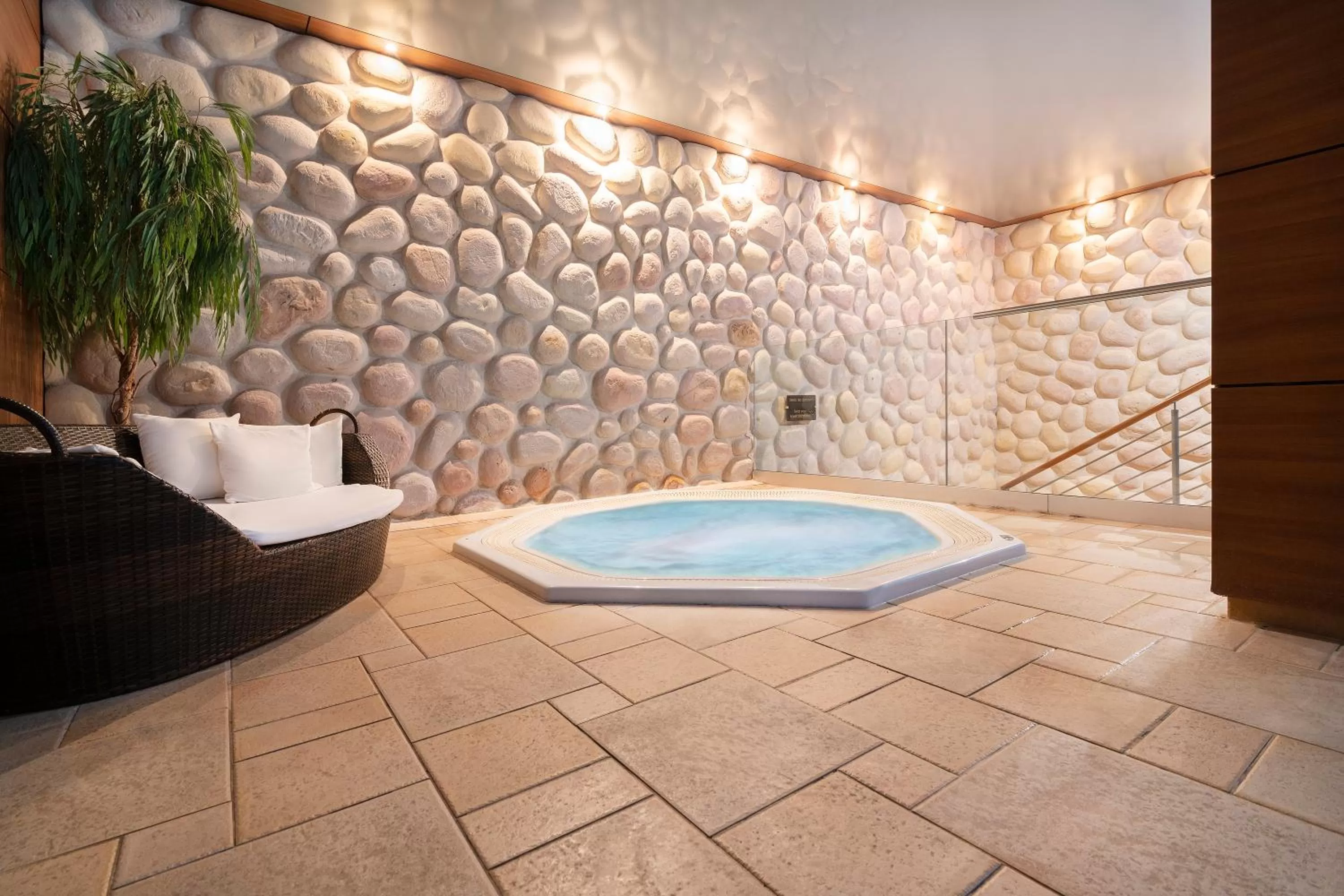 Hot Tub in Odyssey ClubHotel Wellness & SPA Adults Only