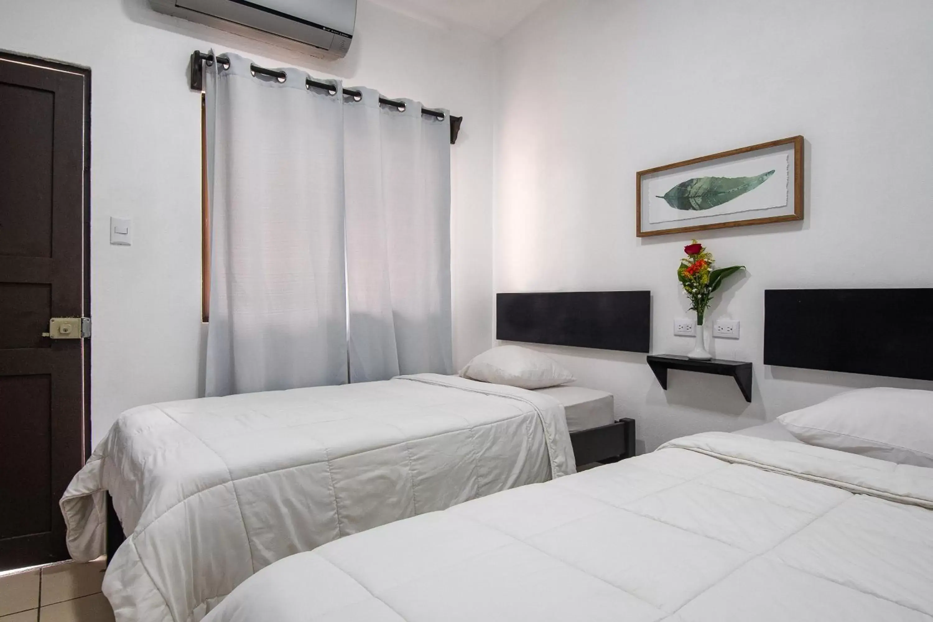 Twin Room in Hotel Cañas Twin Room in Hotel Cañas